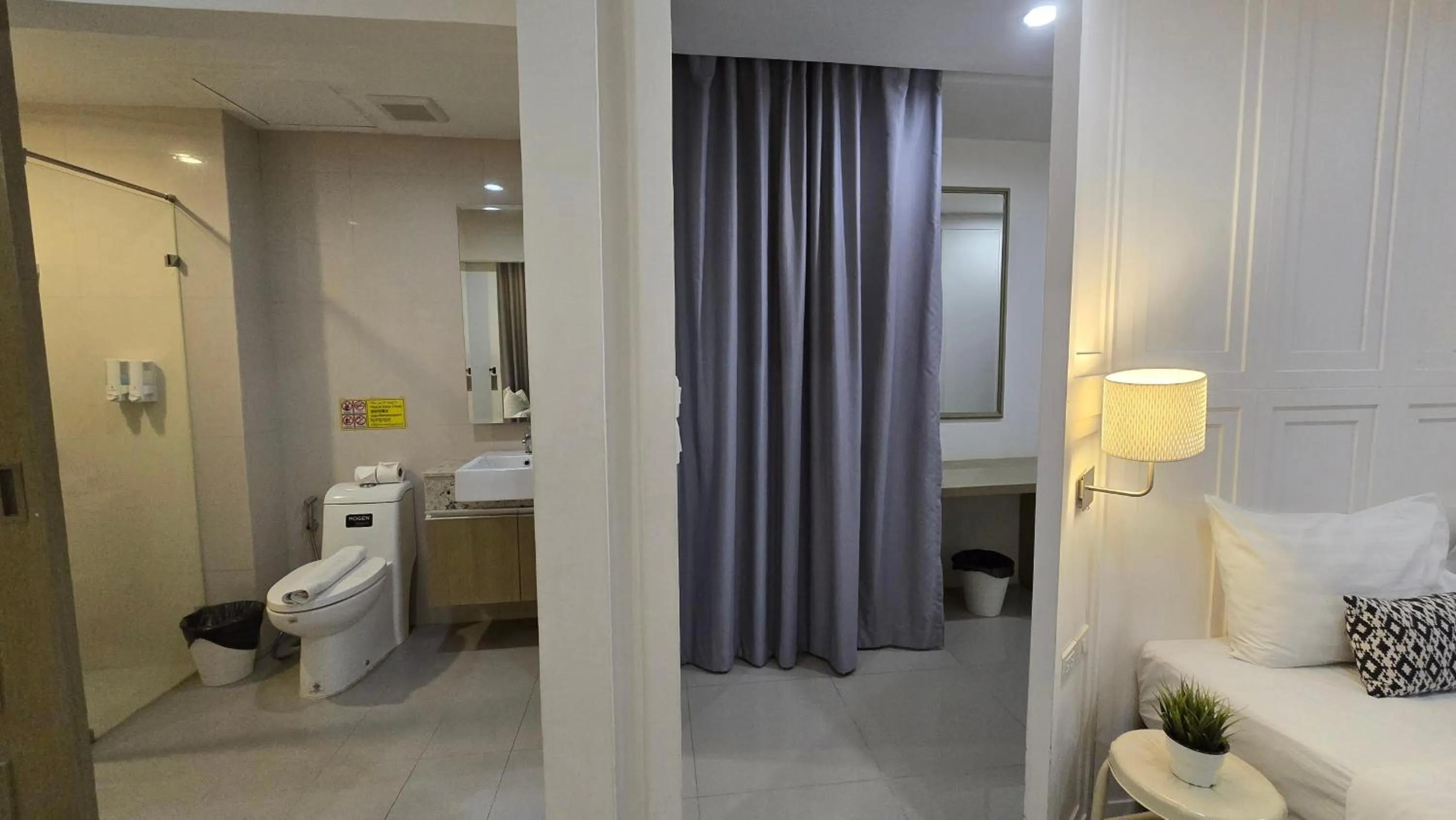 Bathroom, Bed in Sleepstation at Pratunam