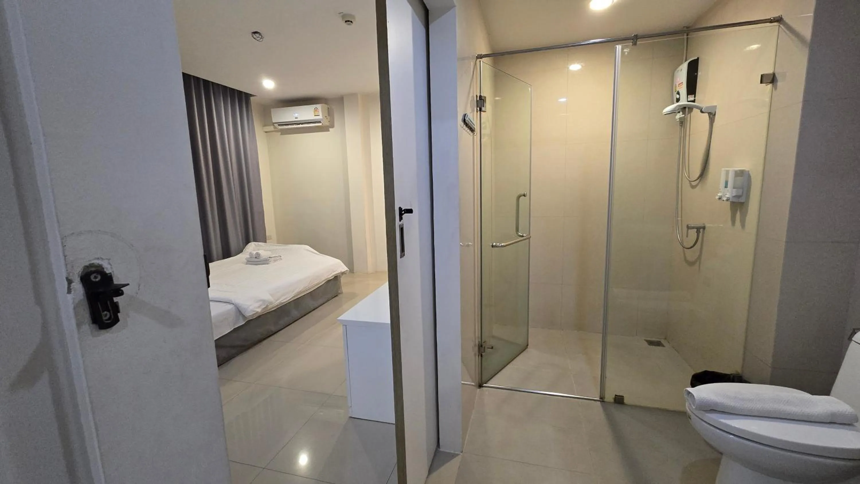 Shower in Sleepstation at Pratunam