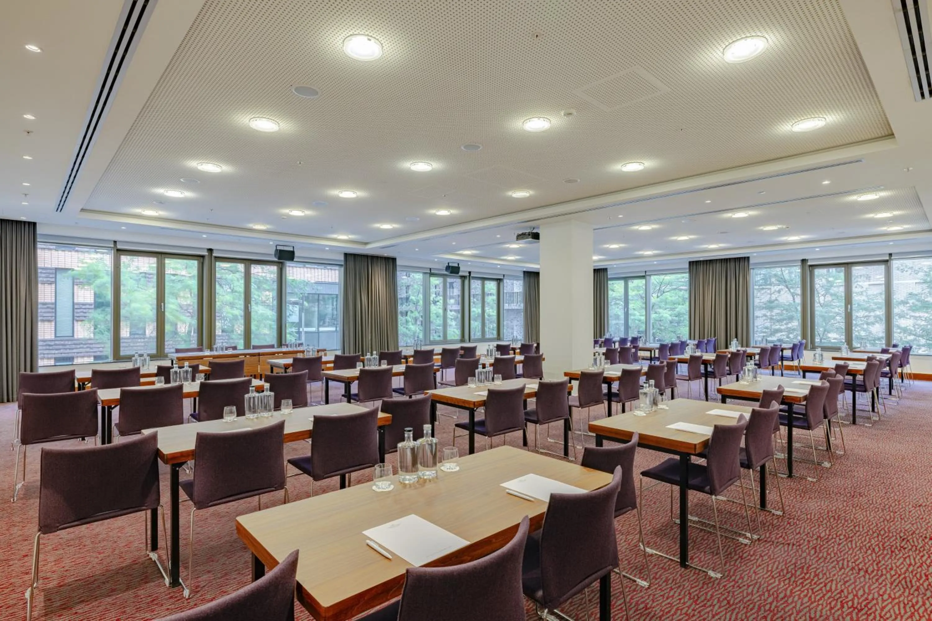 Meeting/conference room in Crowne Plaza Amsterdam - South by IHG