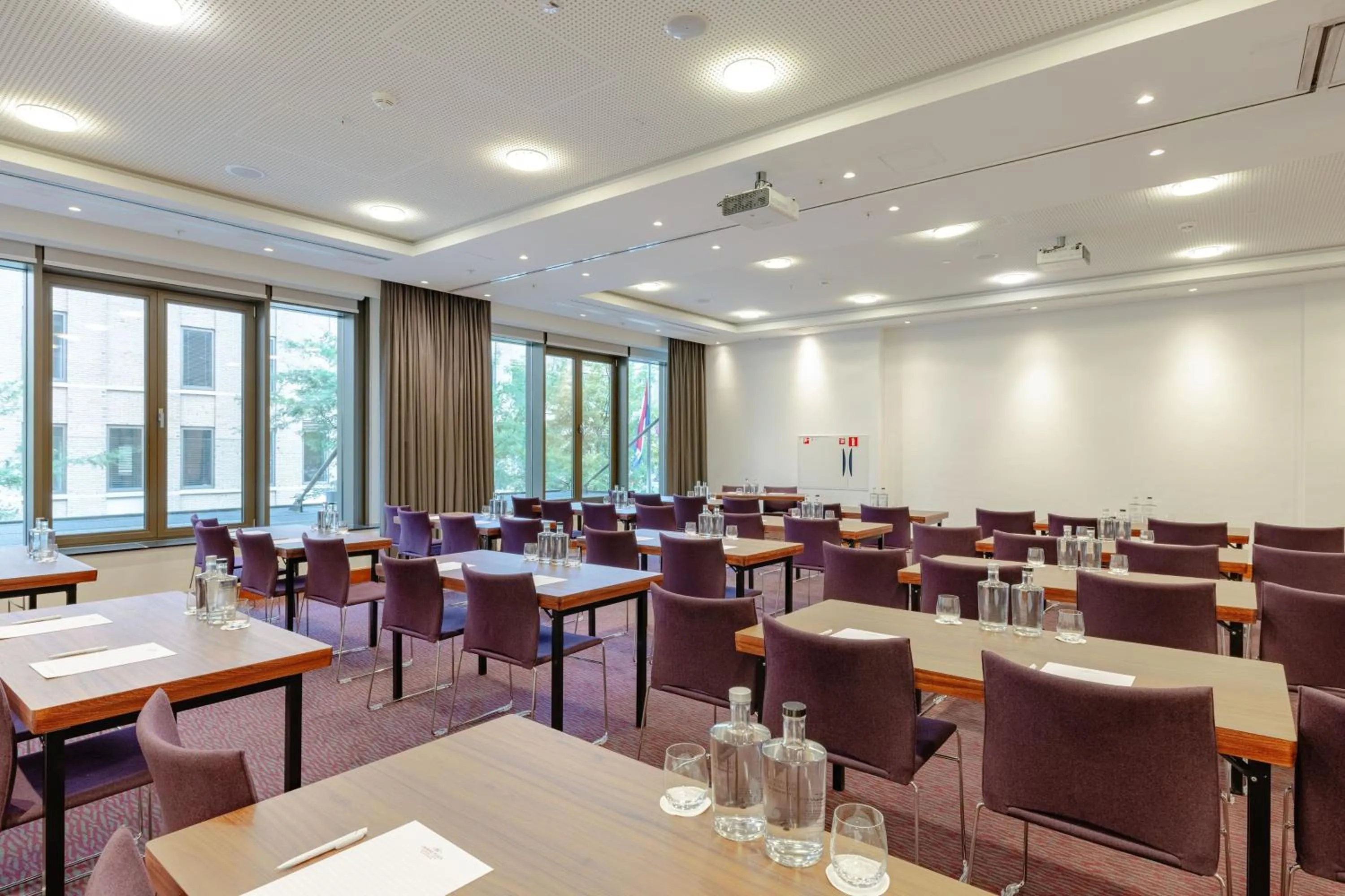 Meeting/conference room in Crowne Plaza Amsterdam - South by IHG