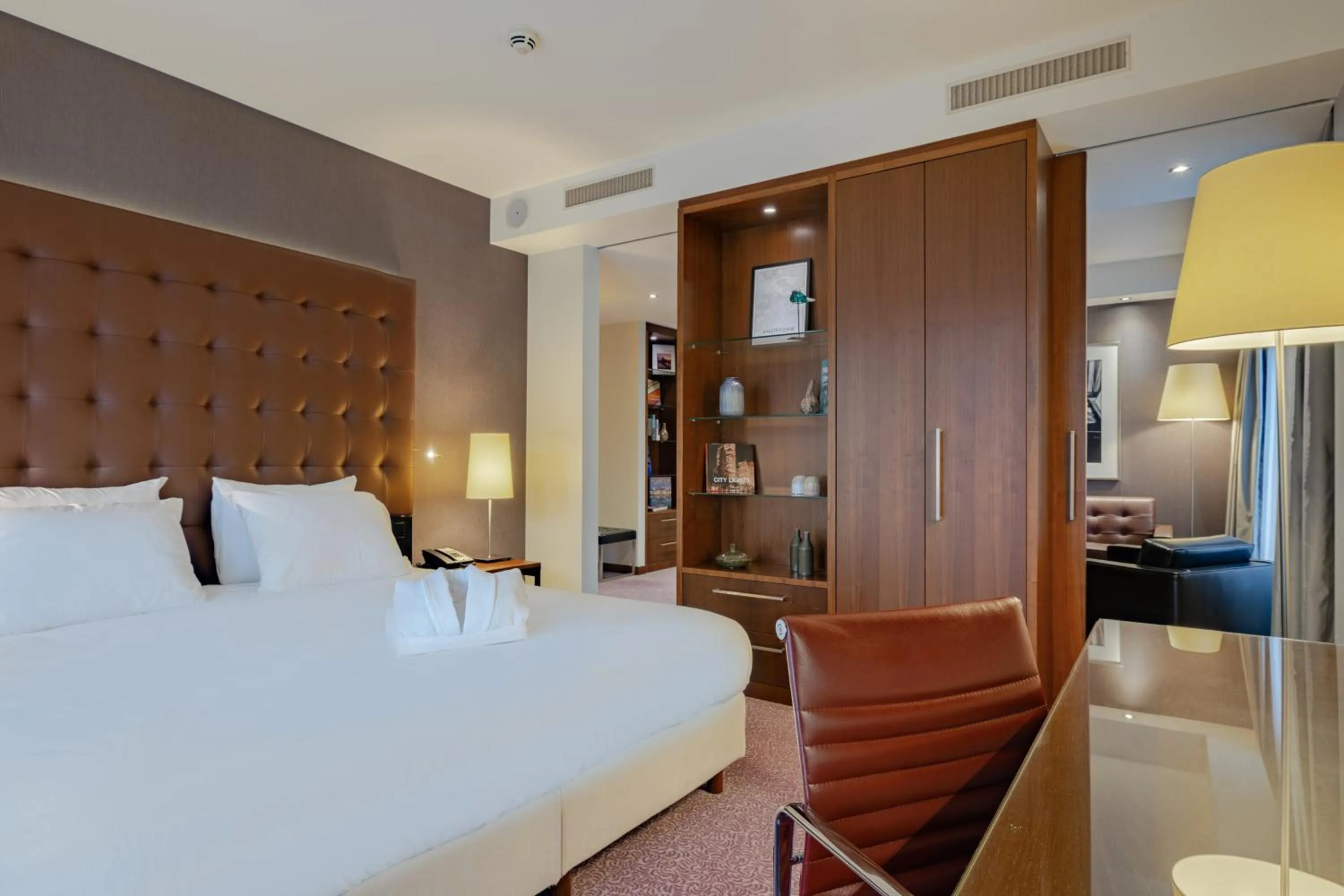 Bed in Crowne Plaza Amsterdam - South by IHG