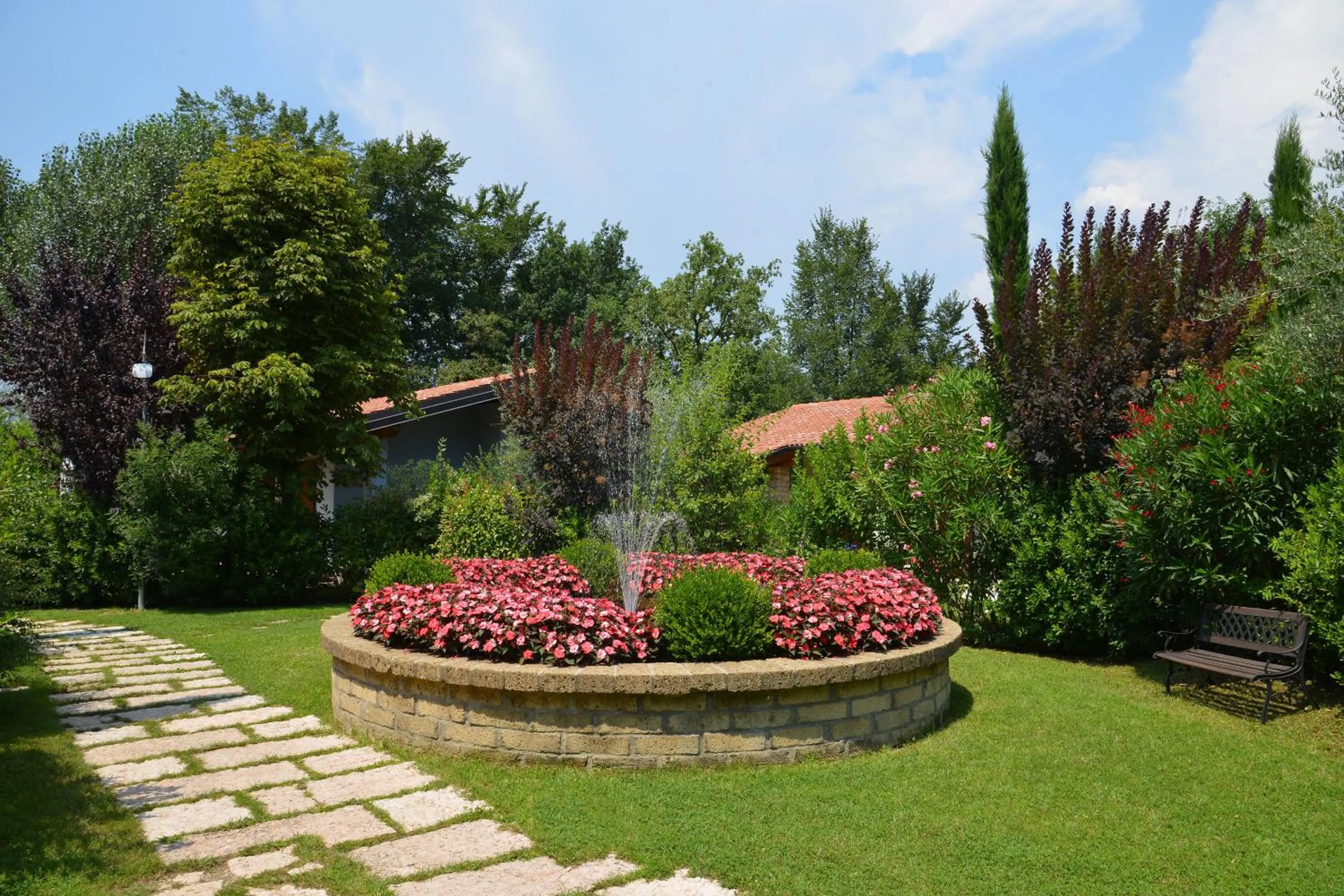 Garden in Park Residence Il Gabbiano