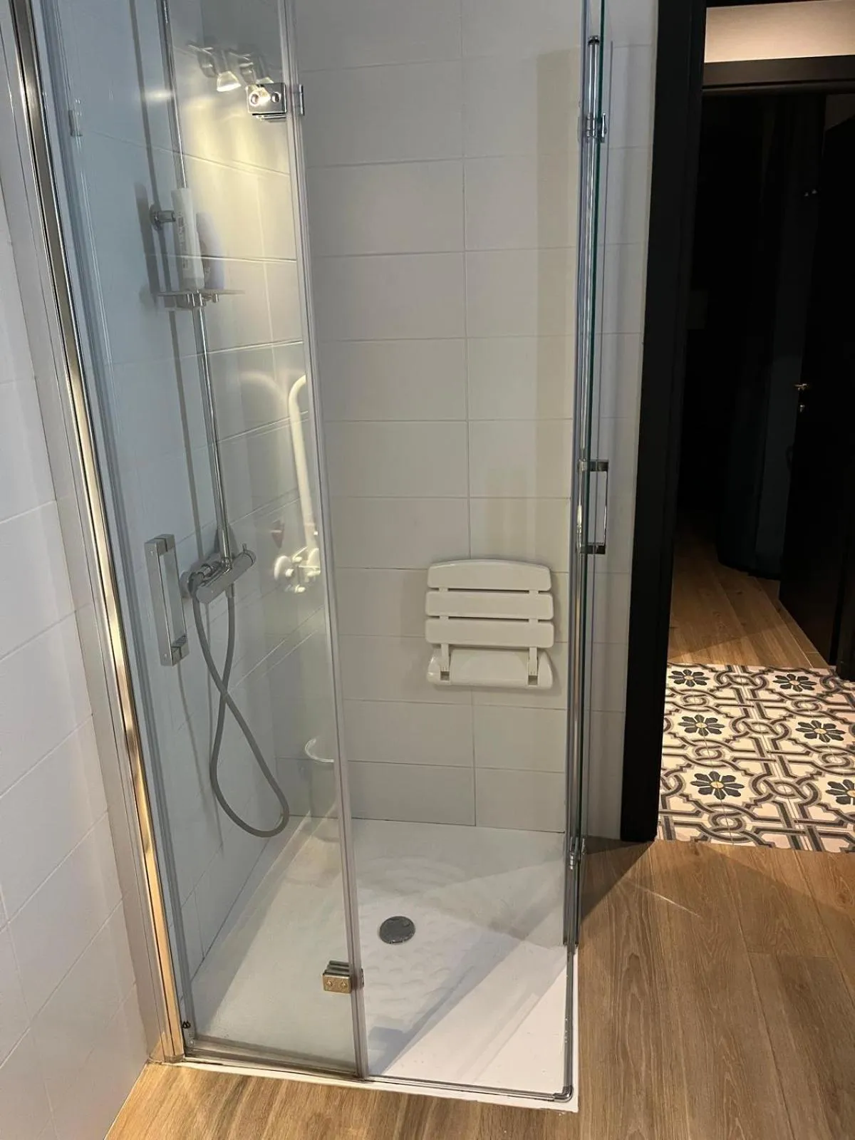 Shower in Park Residence Il Gabbiano