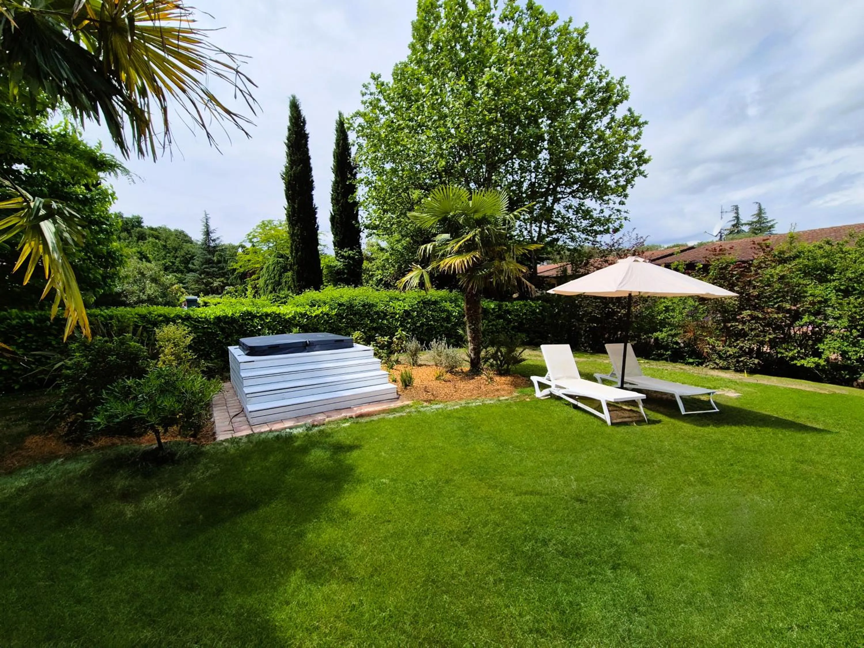 Garden in Park Residence Il Gabbiano