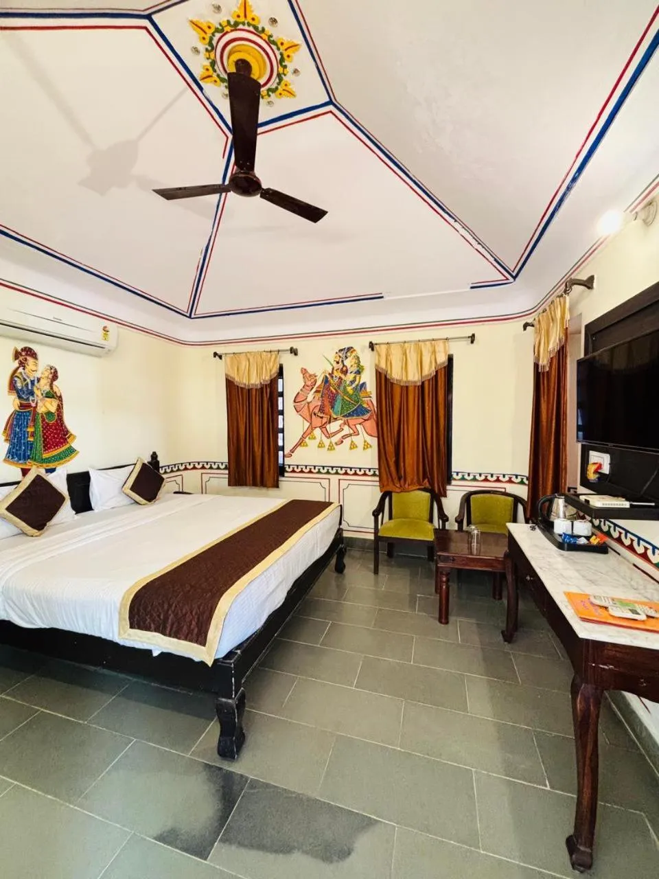 Bed in Sajjan Bagh Resort