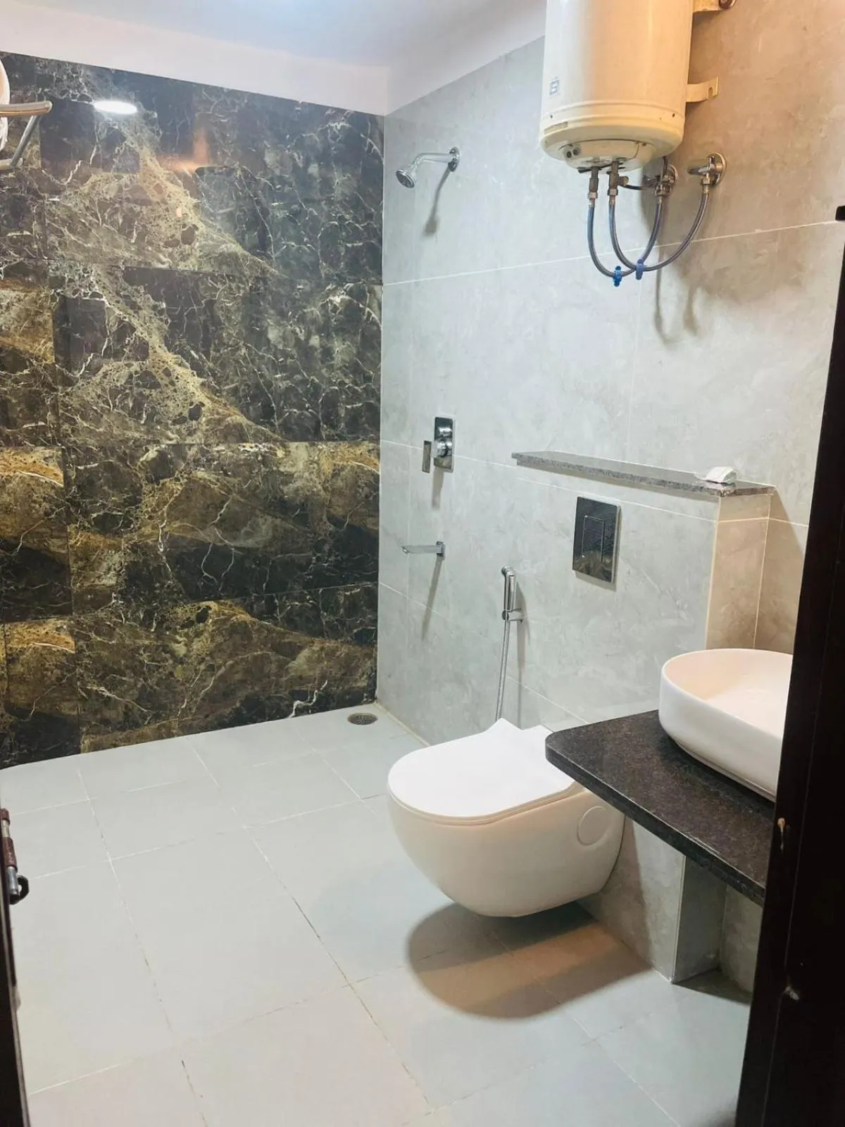 Shower in Sajjan Bagh Resort