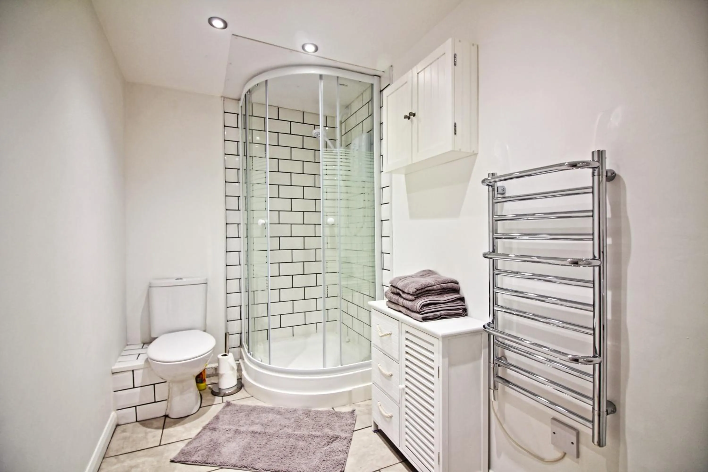 Bathroom in Star Apartment Ipswich, A Hidden Gem near the Waterfront