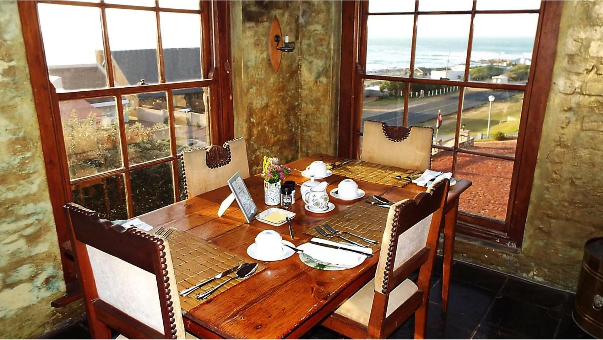 Restaurant/places to eat in Agulhas Country Lodge