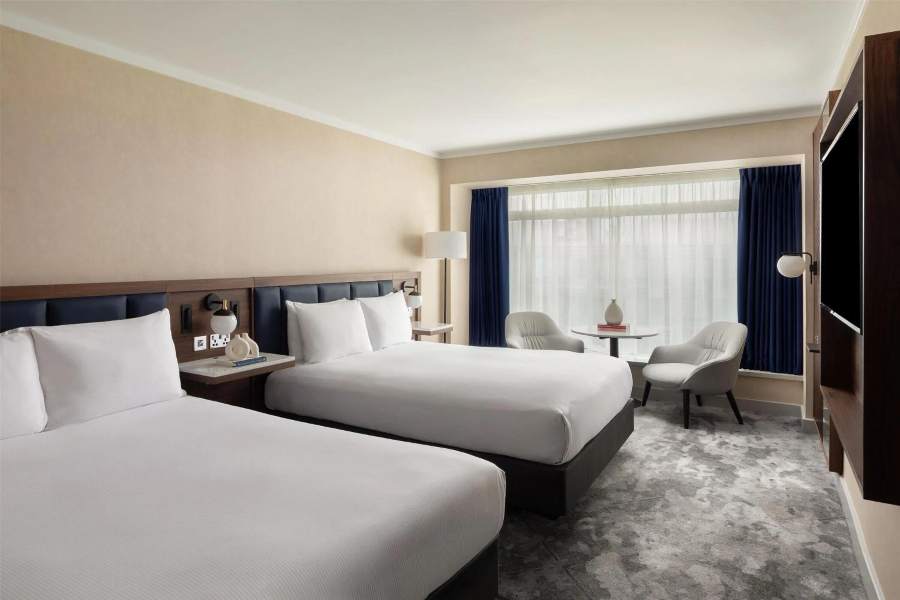 Bed in Hilton London Metropole