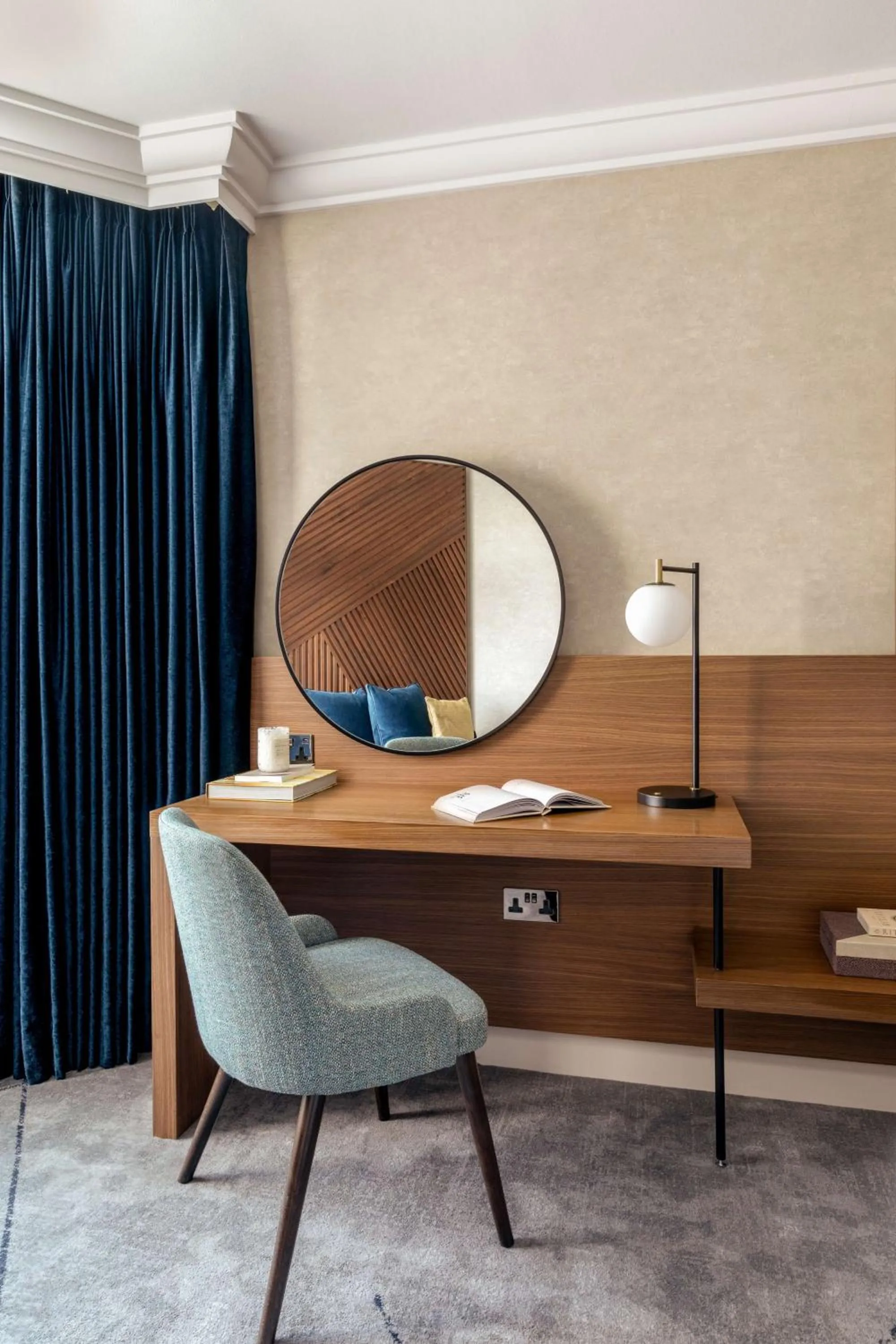 Bedroom in Hilton London Metropole