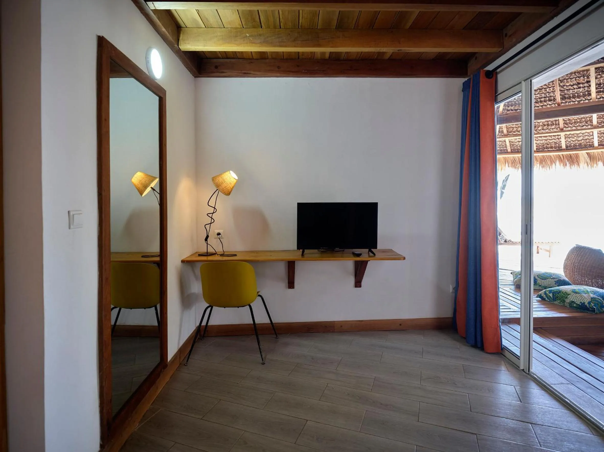 TV and multimedia in Antsanitia Resort