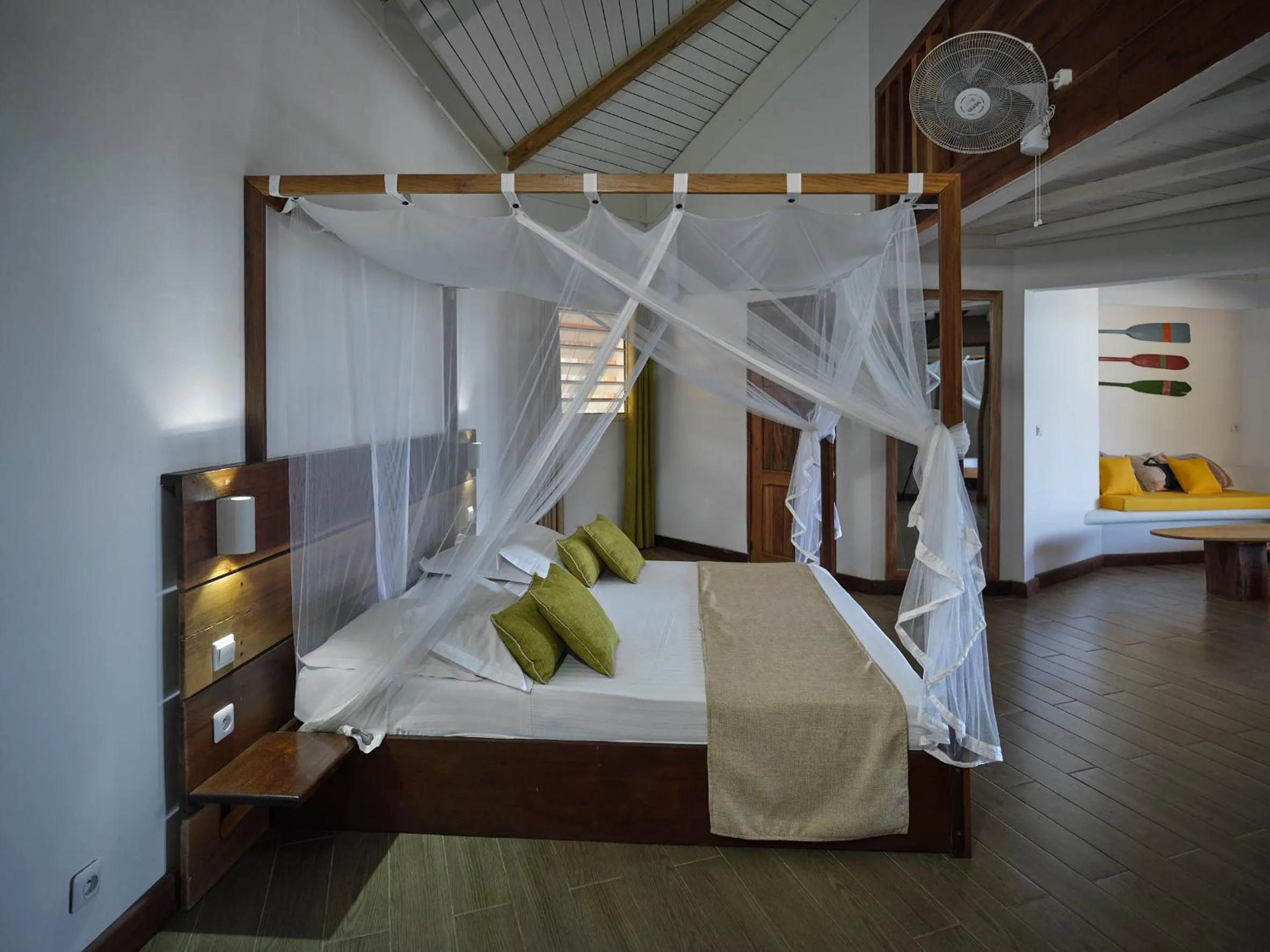 Photo of the whole room, Bed in Antsanitia Resort
