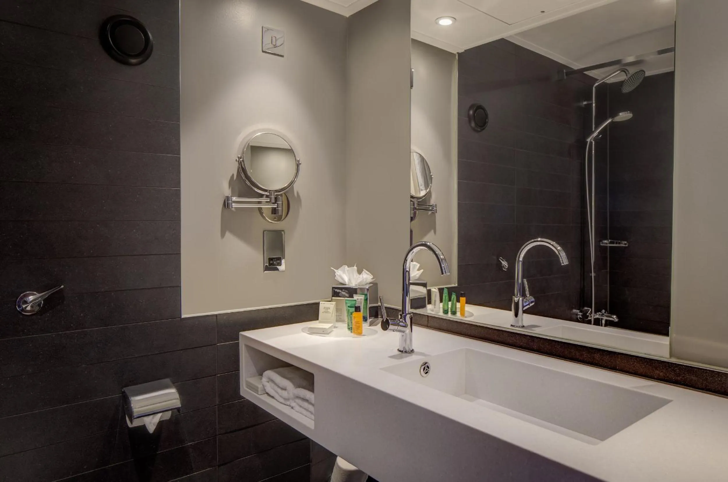 Bathroom in Hilton Leeds City