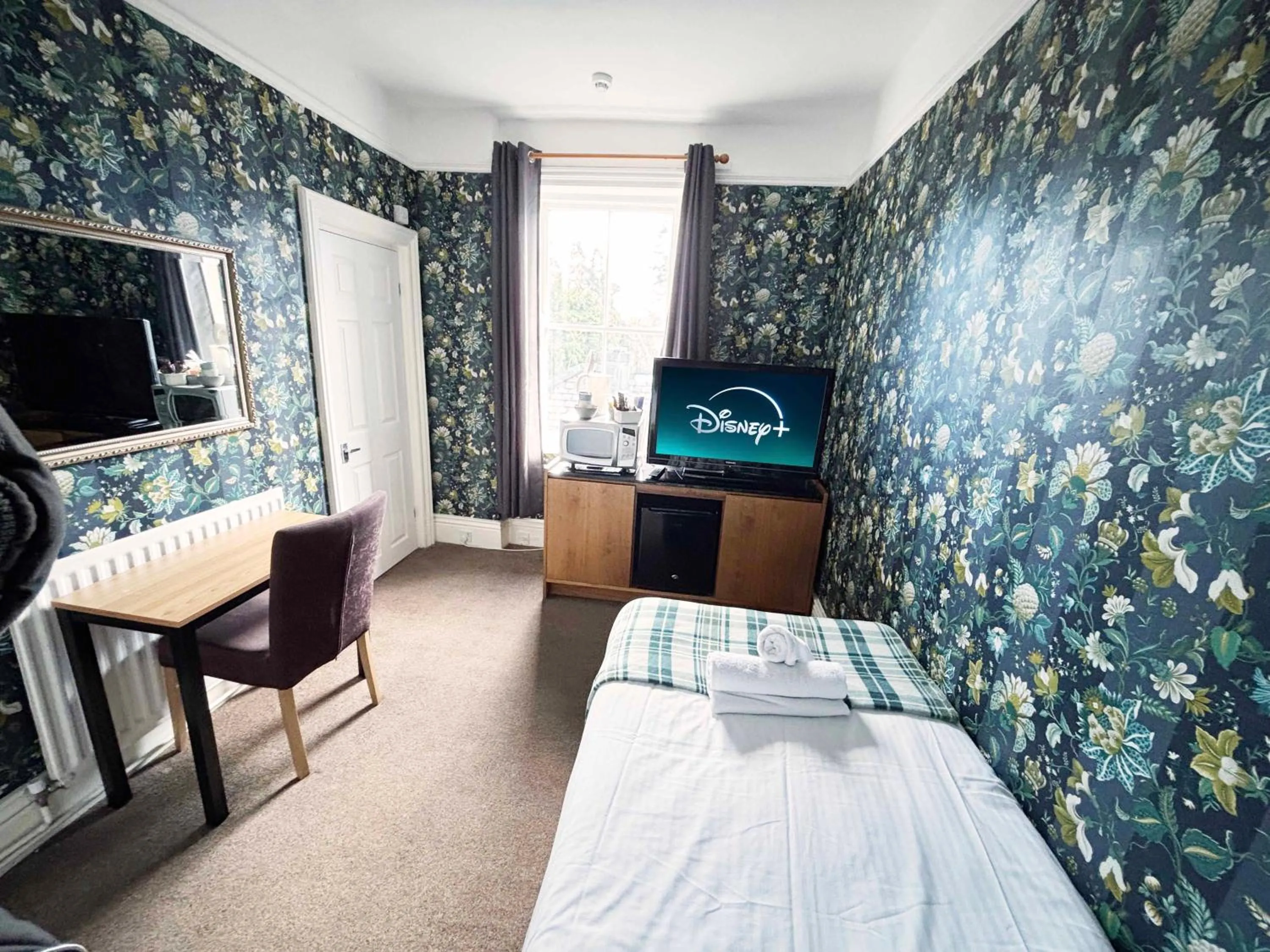 Bed in The Queens Arms Hotel Acomb