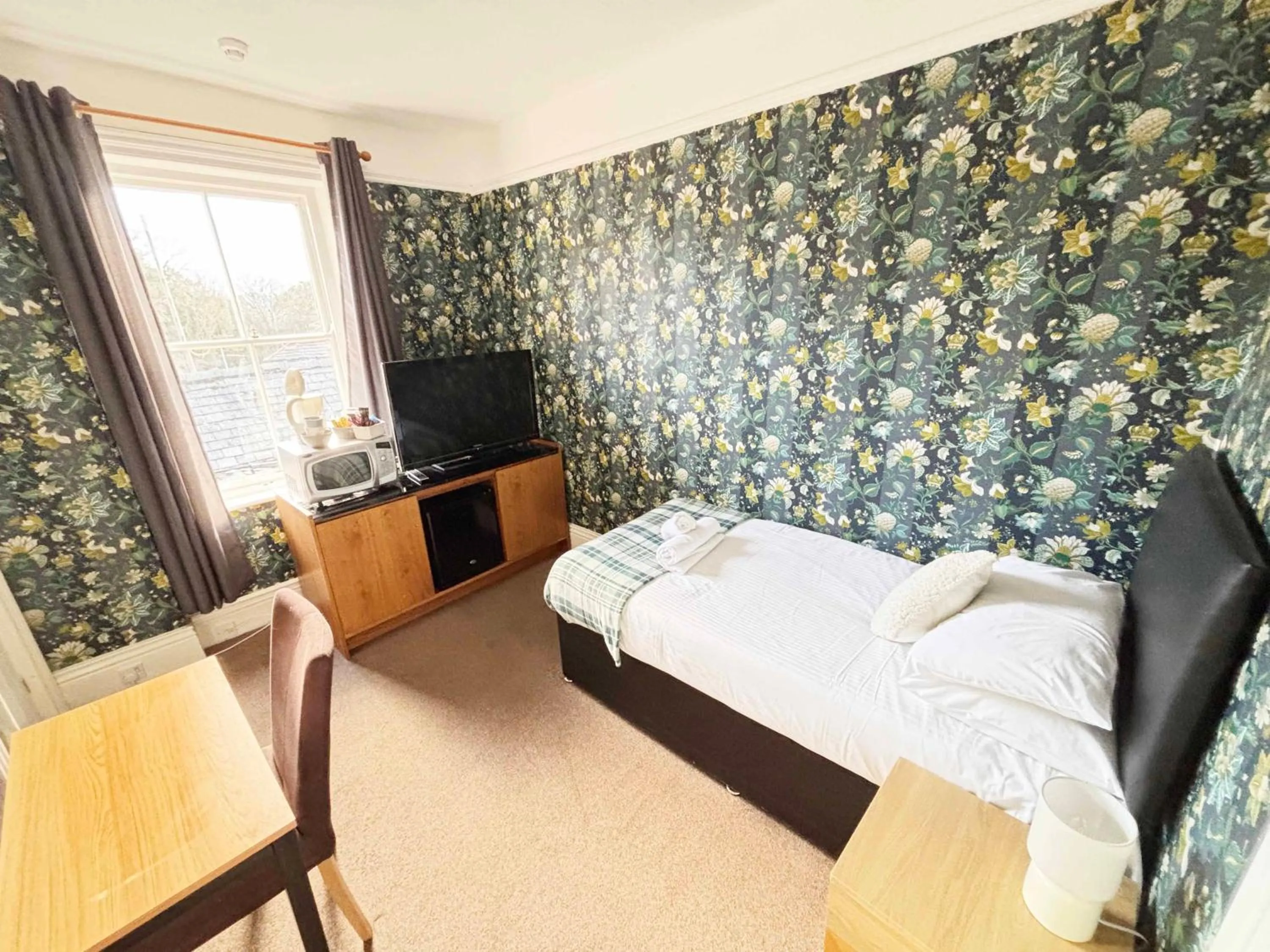 Bed in The Queens Arms Hotel Acomb