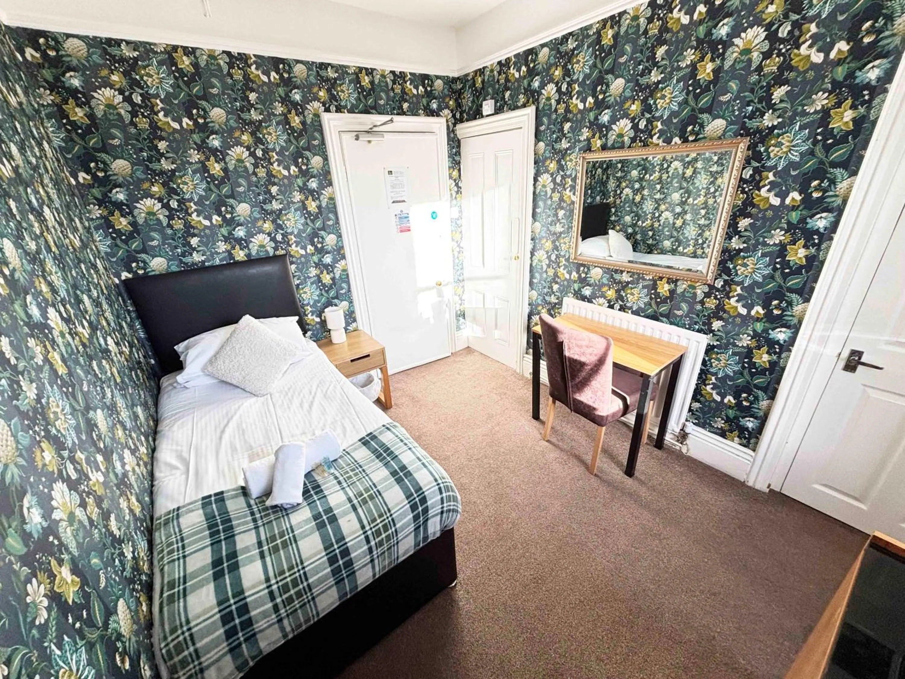 Bed in The Queens Arms Hotel Acomb