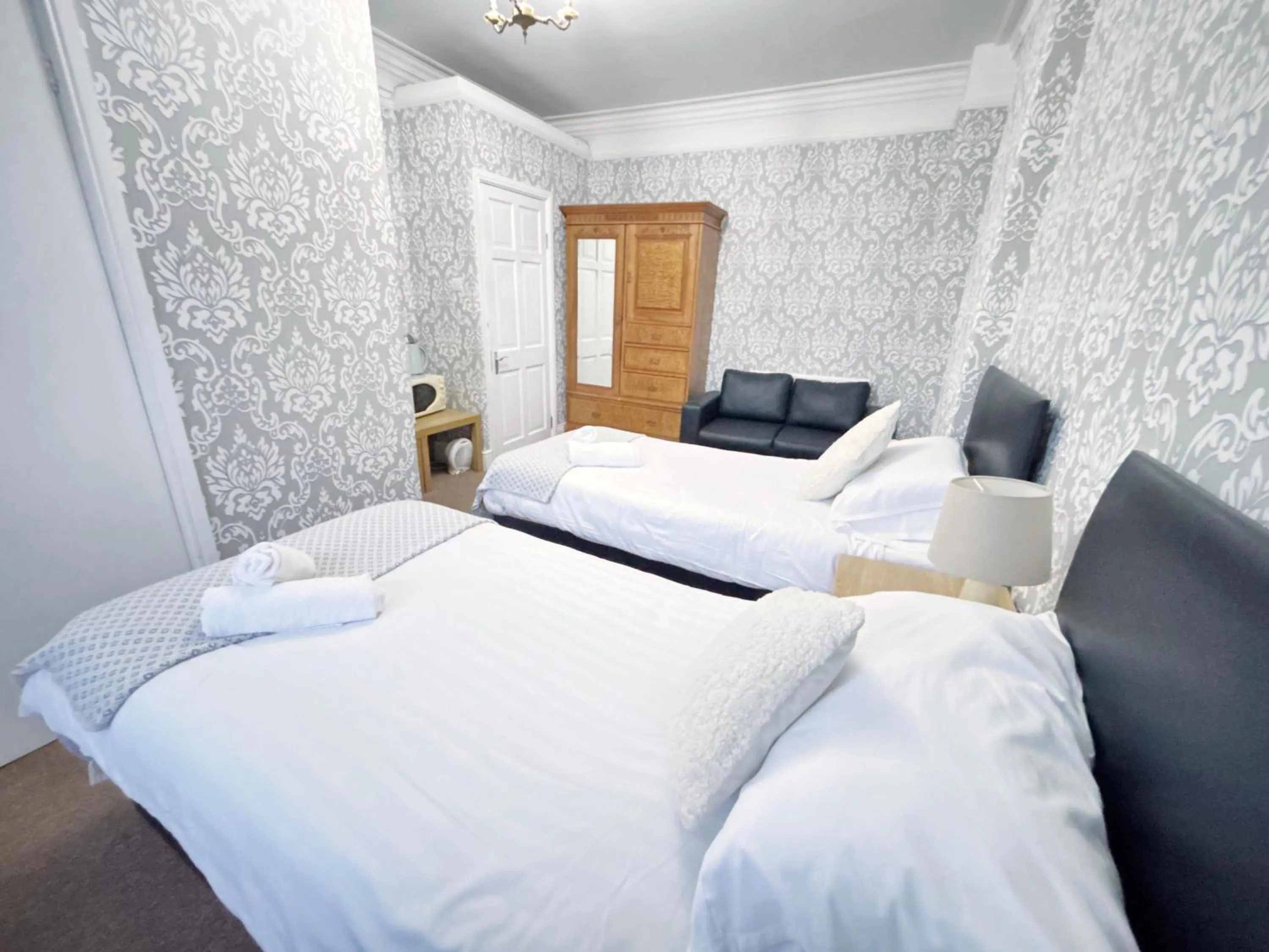 Bed in The Queens Arms Hotel Acomb