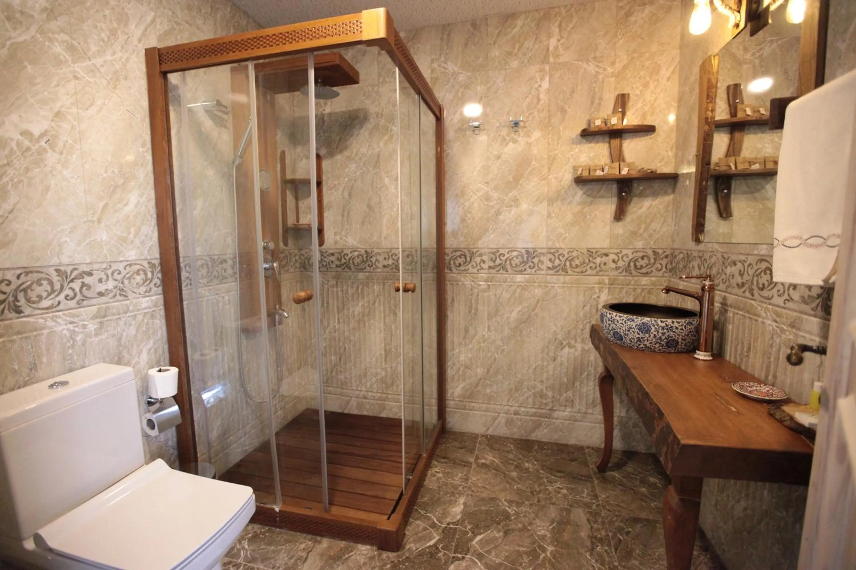 Shower in Celsus Boutique Hotel