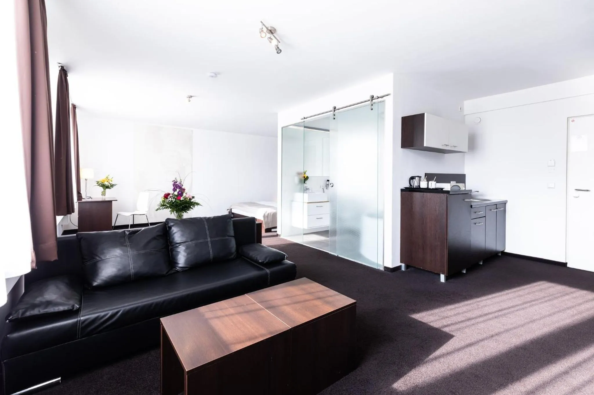 Photo of the whole room in Hotel Aviva