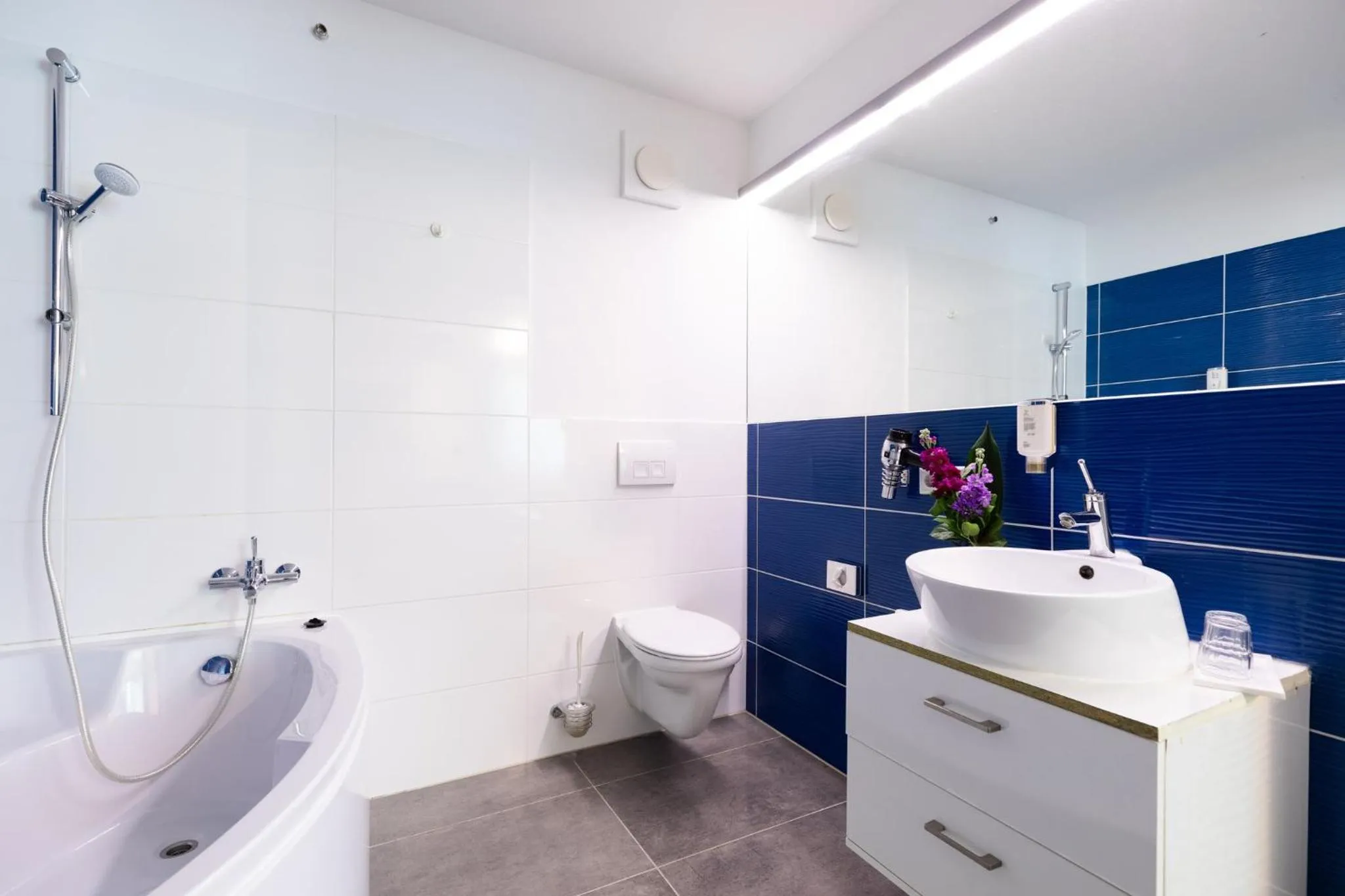 Bathroom in Hotel Aviva