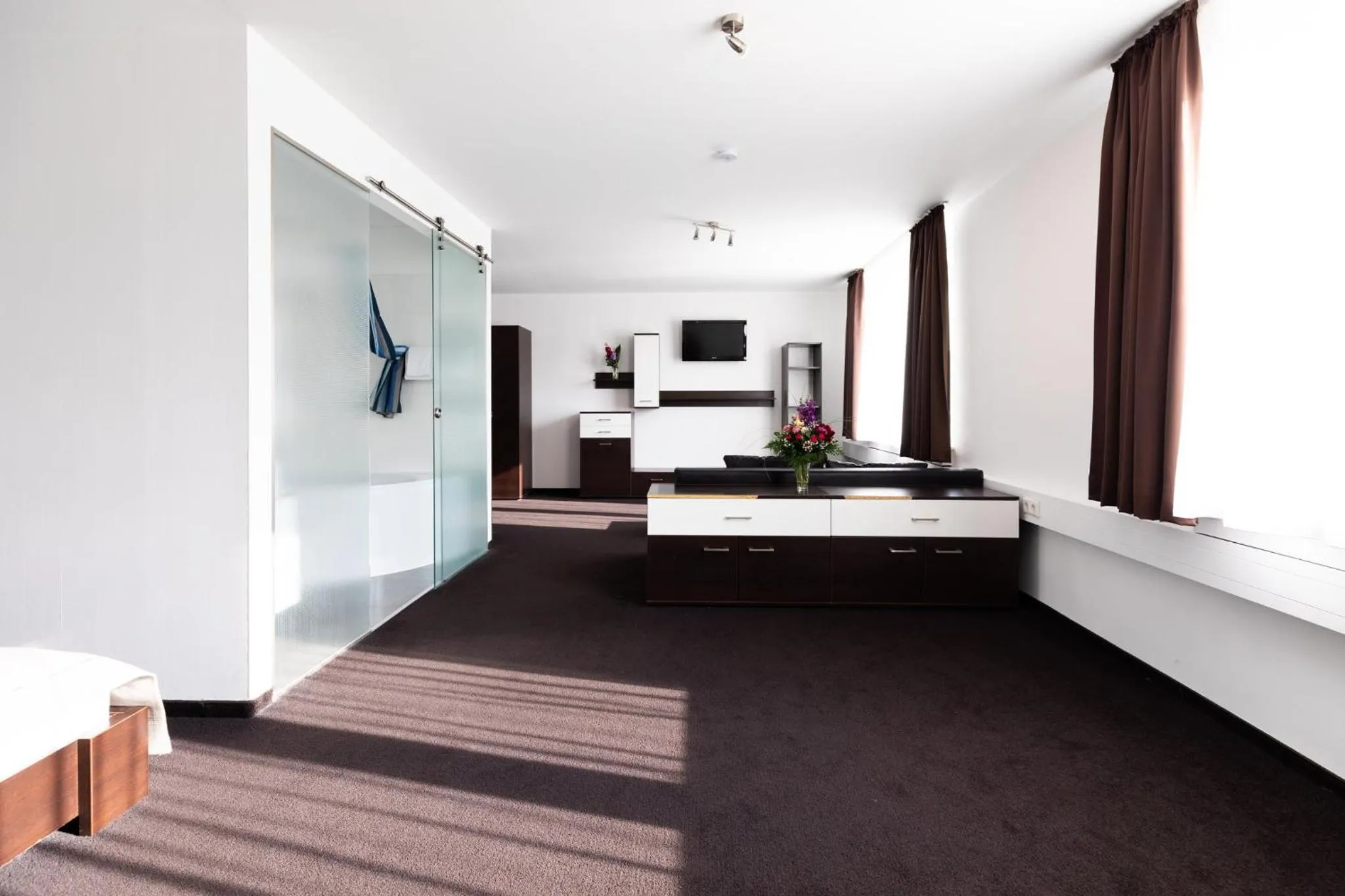 Photo of the whole room in Hotel Aviva