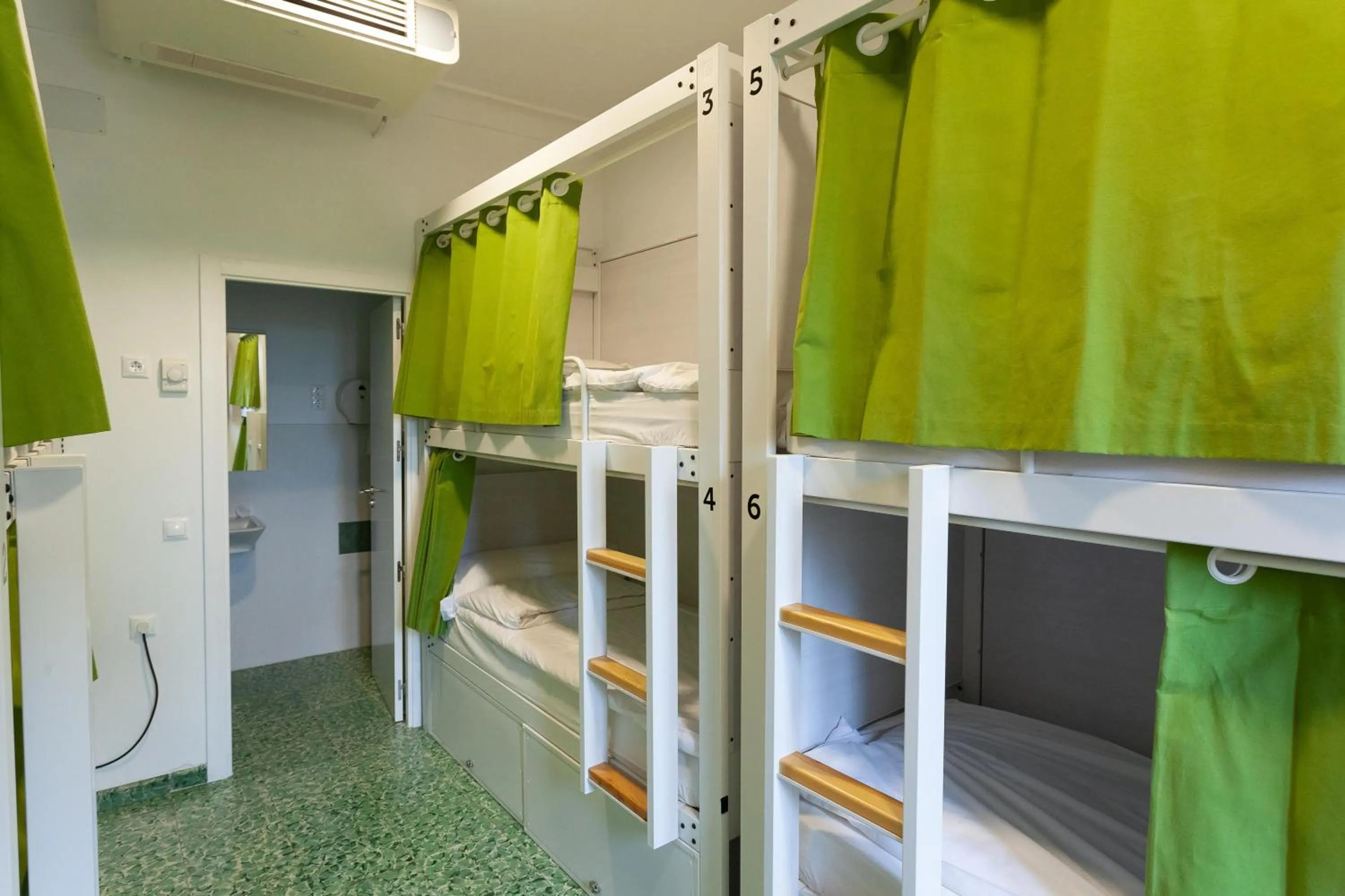 Bedroom, Bed in El Albergue de Sigüenza