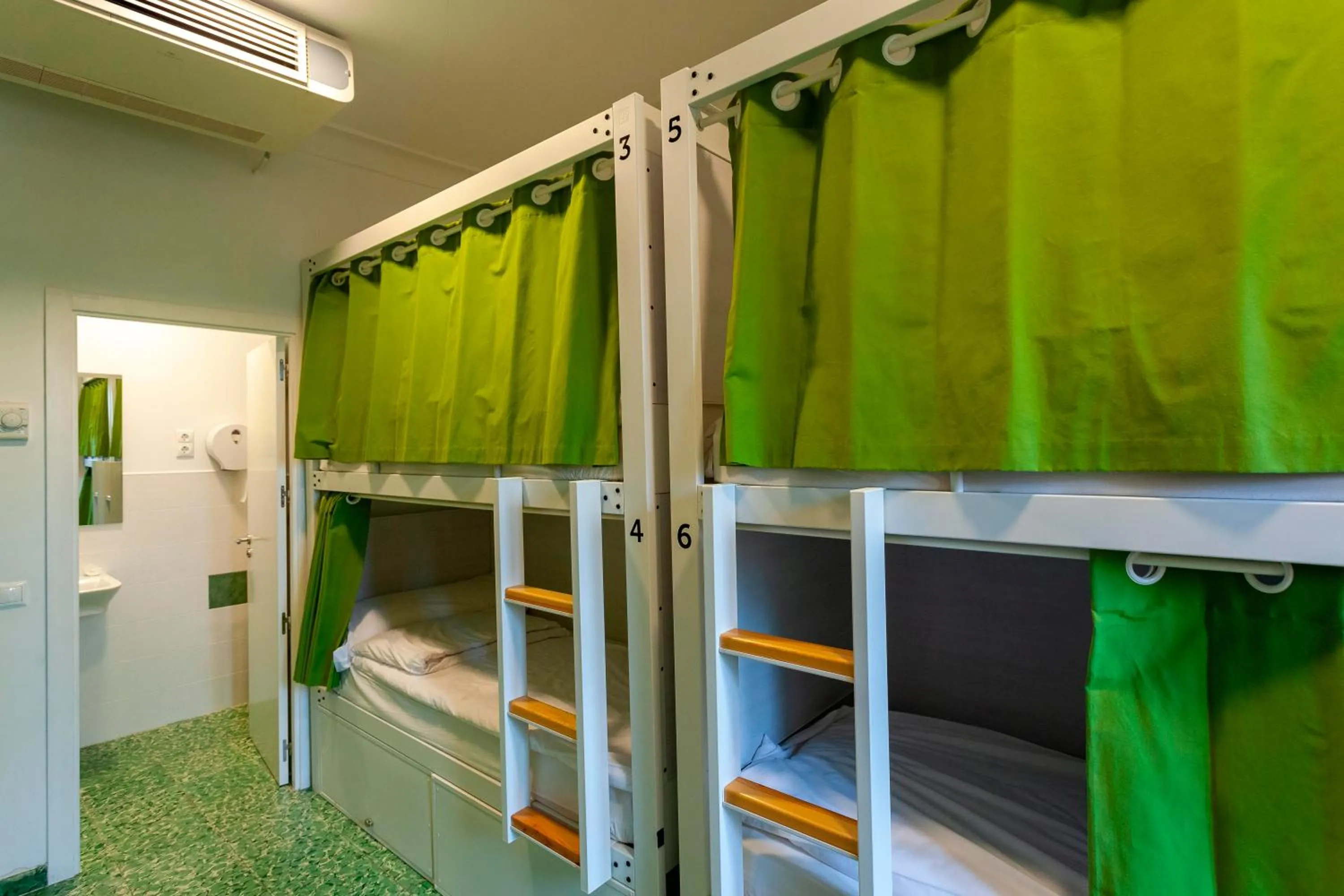 Bedroom, Bed in El Albergue de Sigüenza