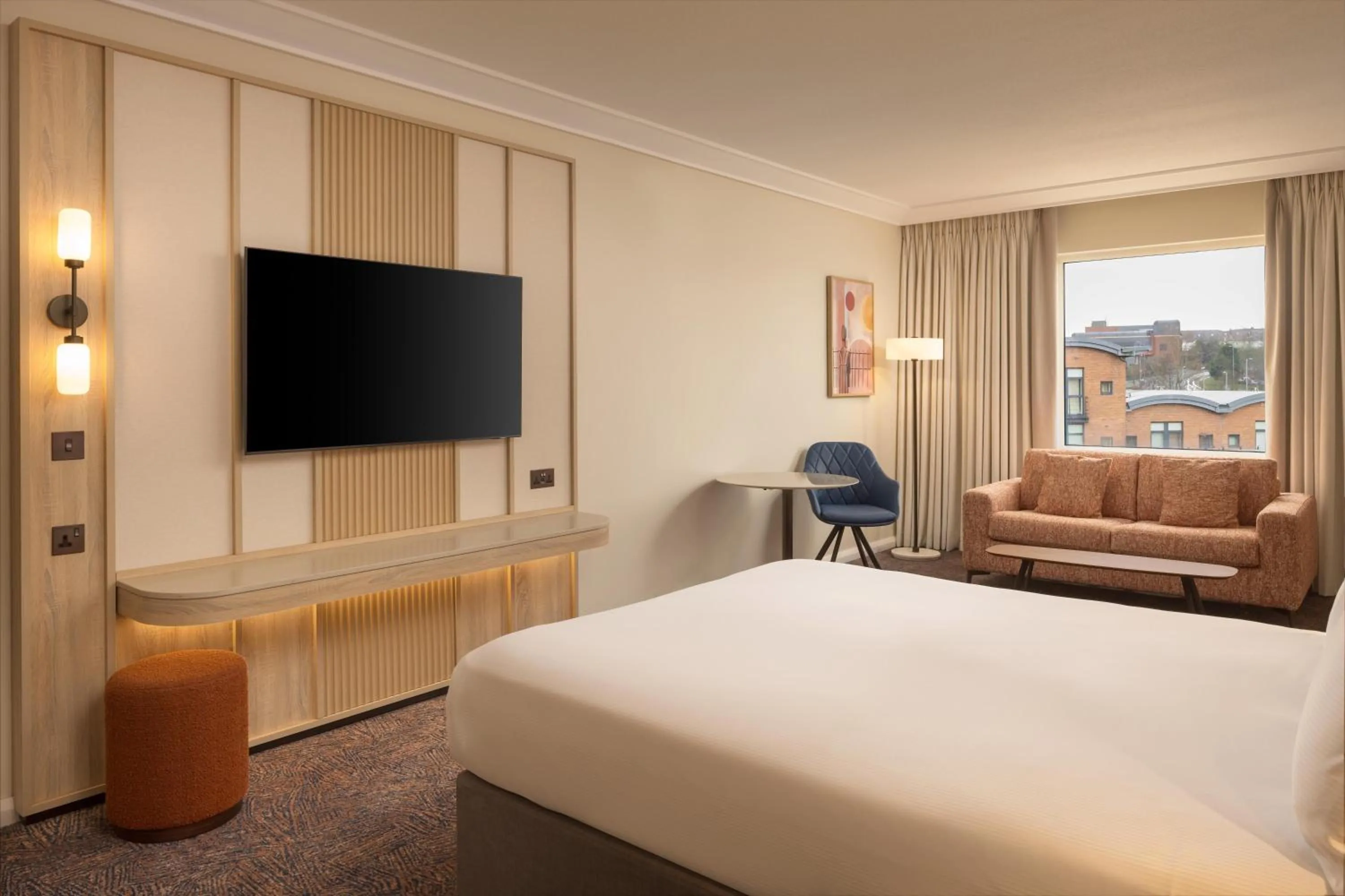 Living room, Bed in Hilton Newcastle Gateshead