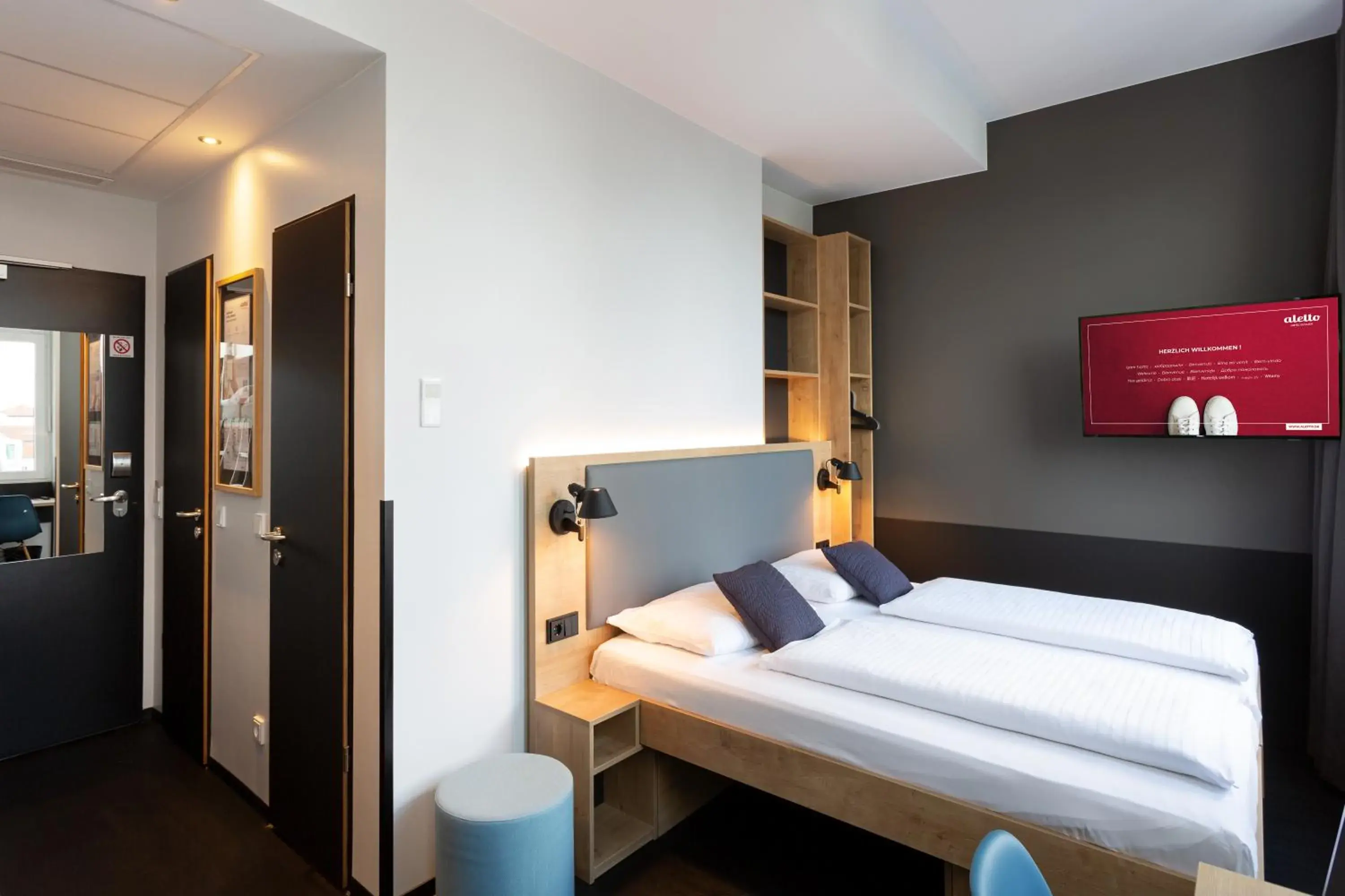 Six-Bed Room in aletto Hotel Kudamm Six-Bed Room in aletto Hotel Kudamm