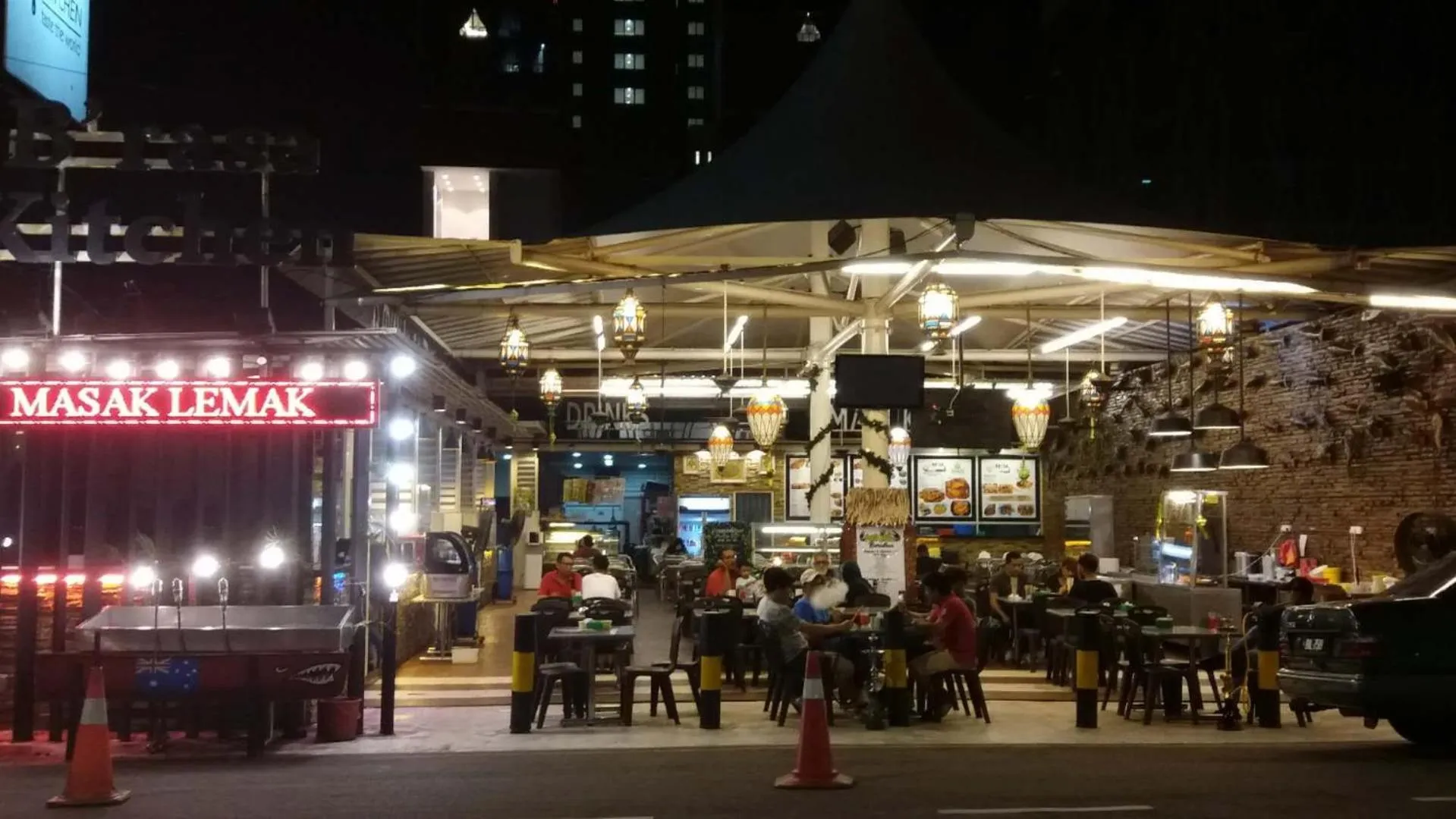 Restaurant/places to eat in Twin Galaxy Residences