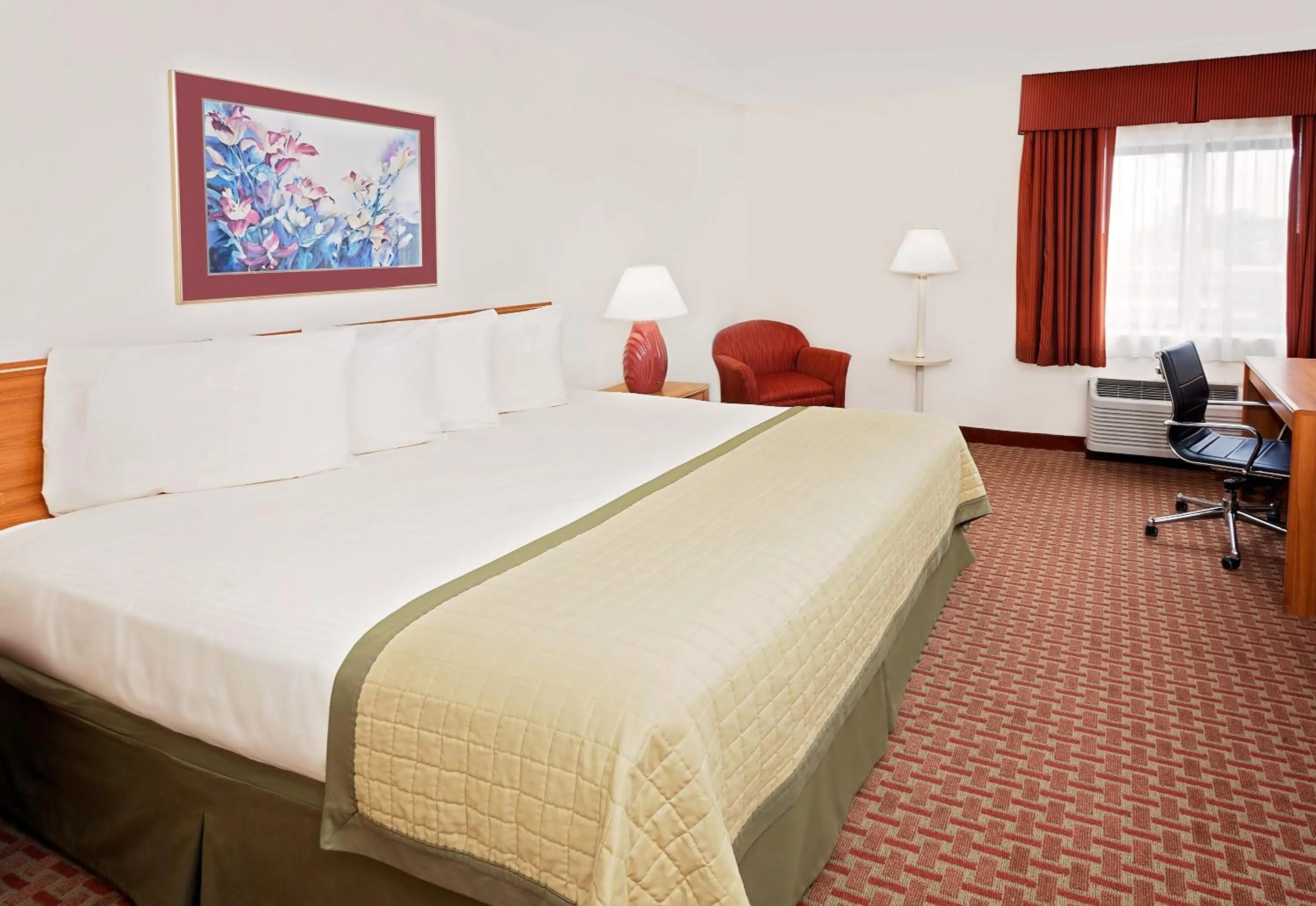 Bedroom, Bed in Baymont by Wyndham St. Joseph/Stevensville