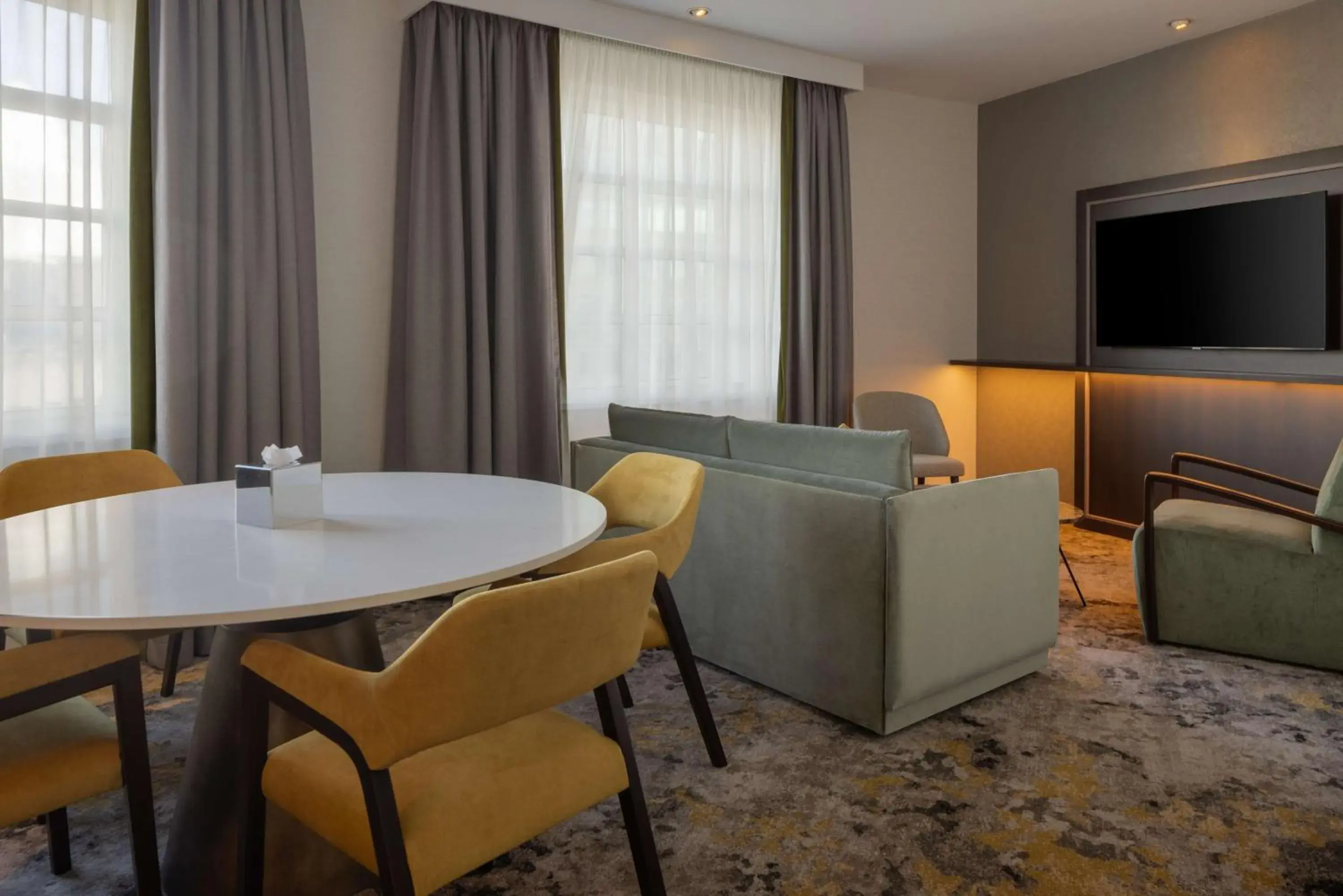 King Executive Suite in Hilton Cardiff King Executive Suite in Hilton Cardiff