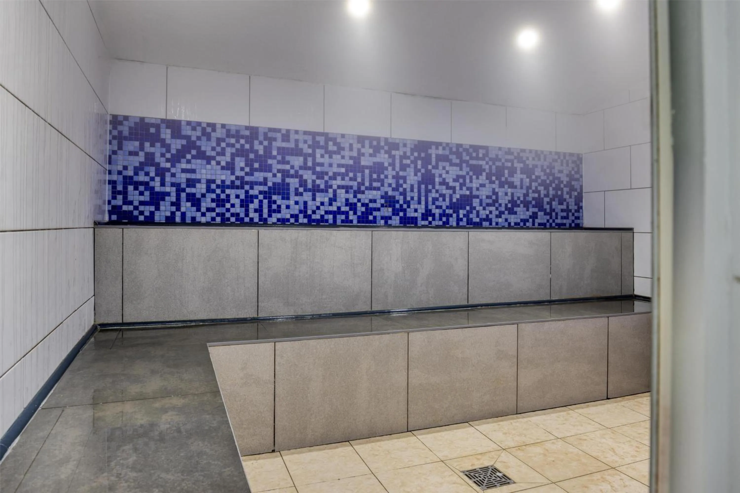 Spa and wellness centre/facilities in Hilton Cardiff