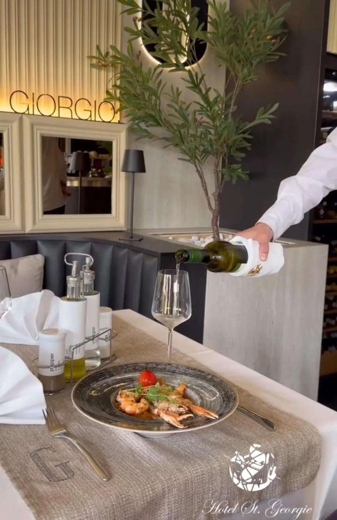 Restaurant/places to eat in Boutique Hotel St Georgije