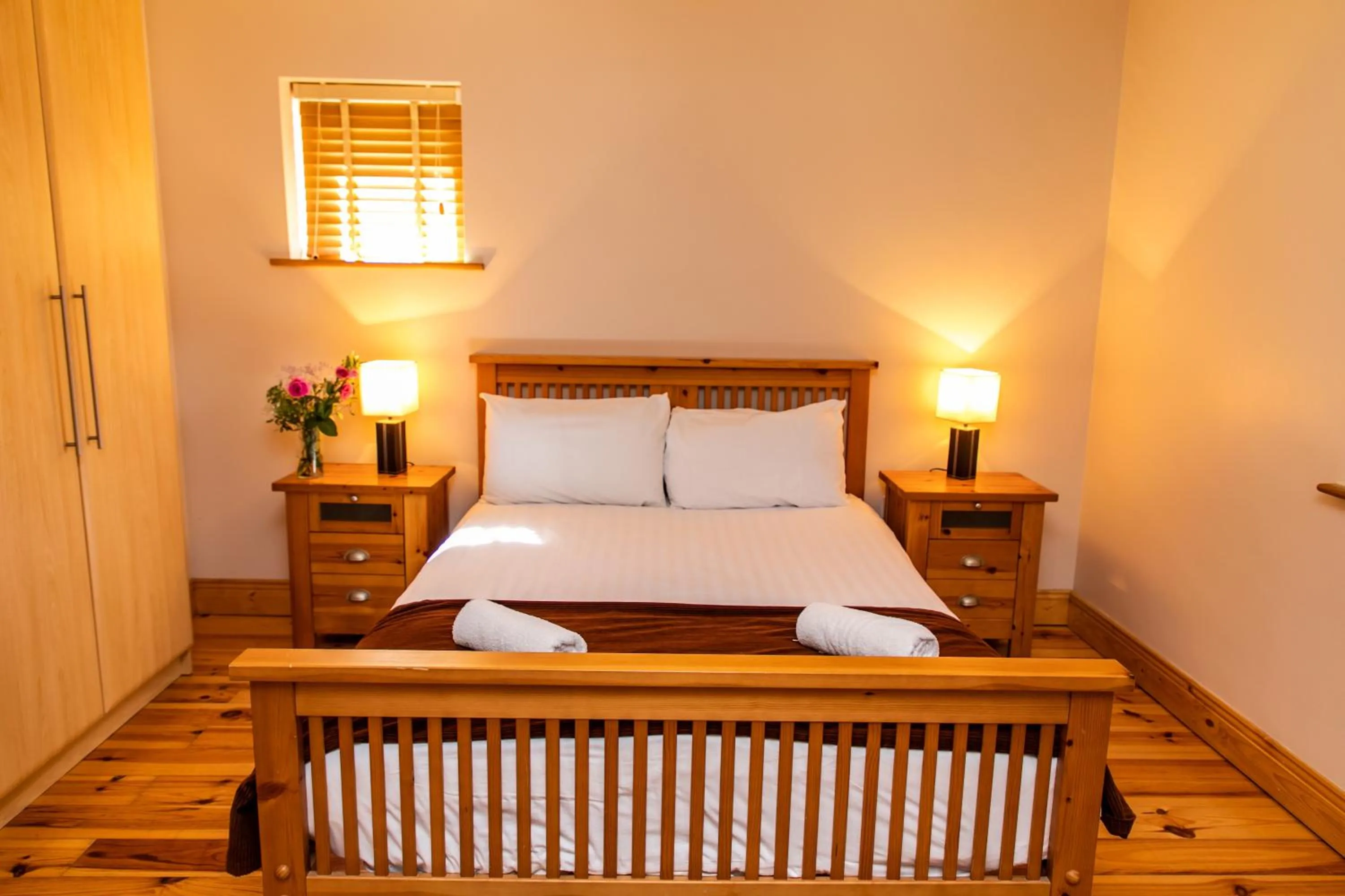 Bedroom, Bed in Hotel Doolin Houses