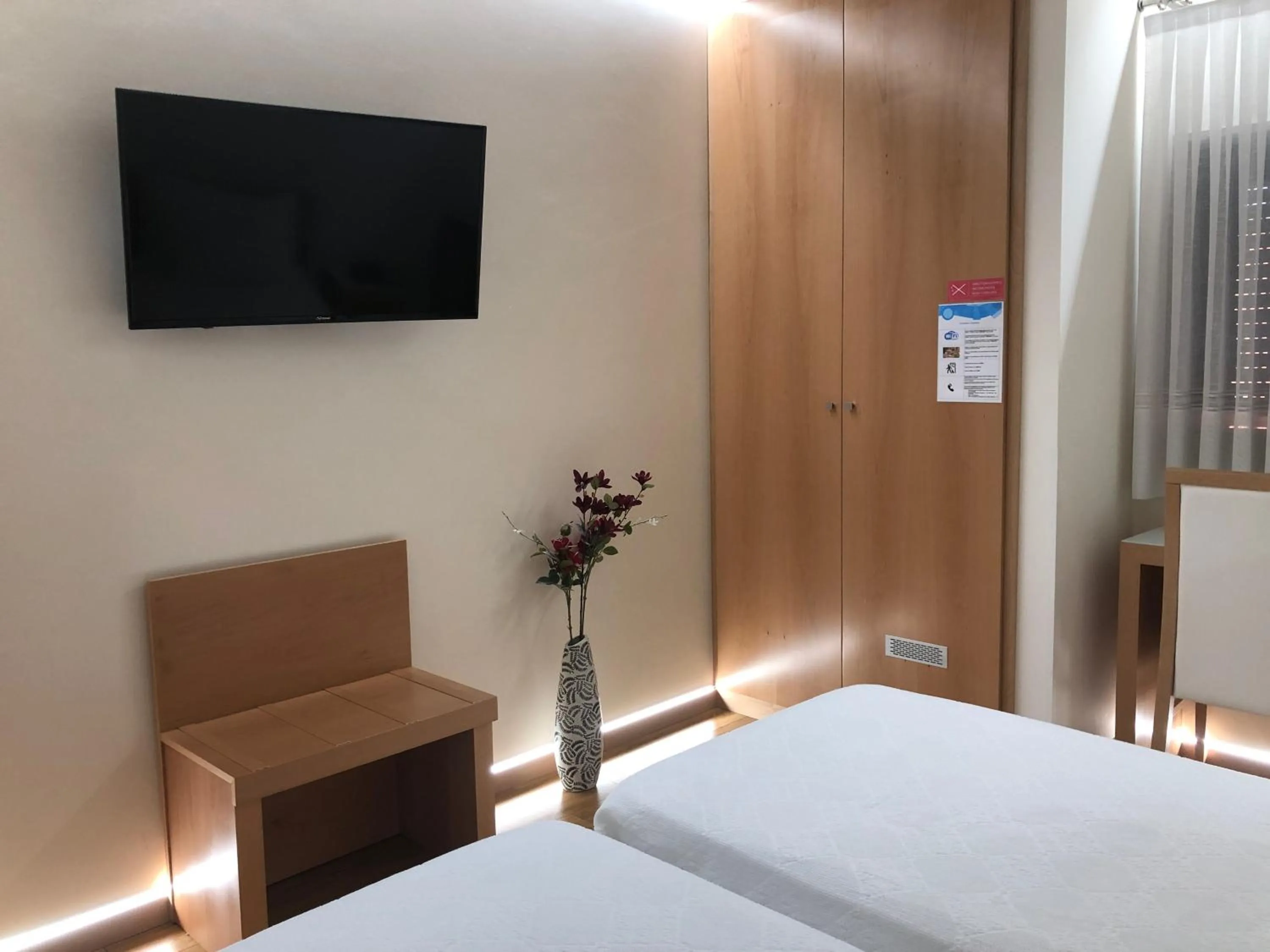 TV and multimedia, Bed in Hotel Aeroporto