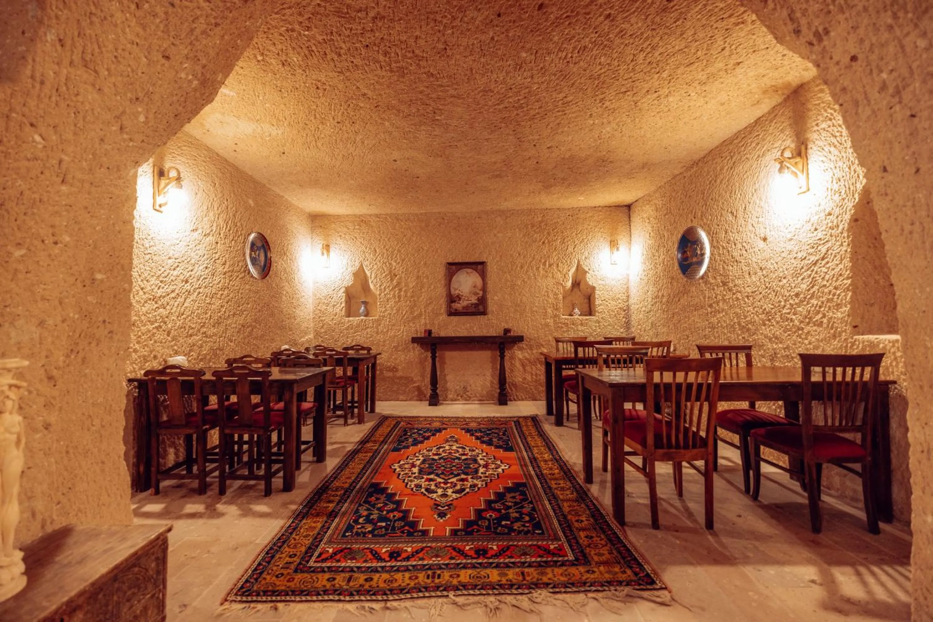 Restaurant/places to eat in Melis Cave Hotel