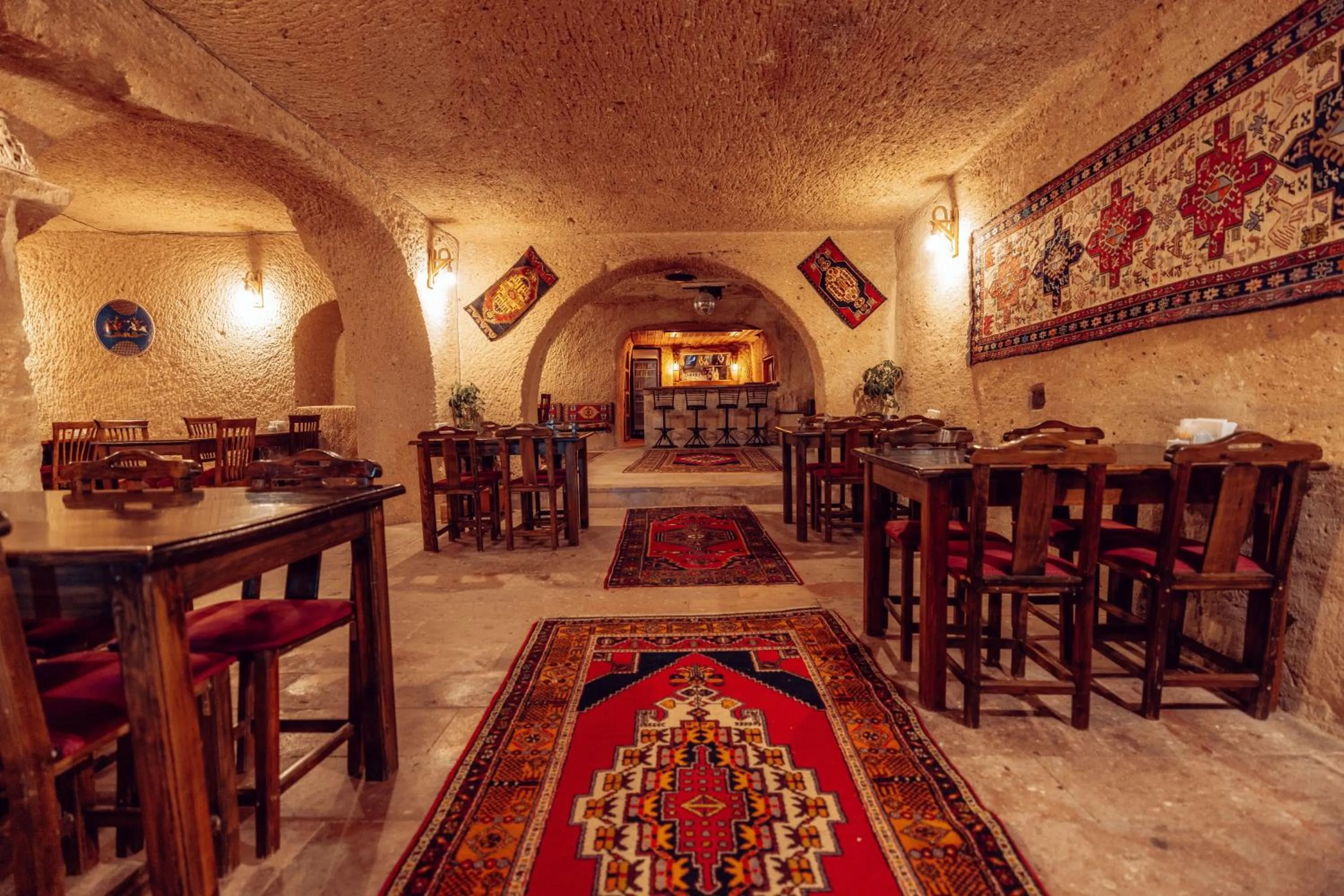 Restaurant/places to eat in Melis Cave Hotel