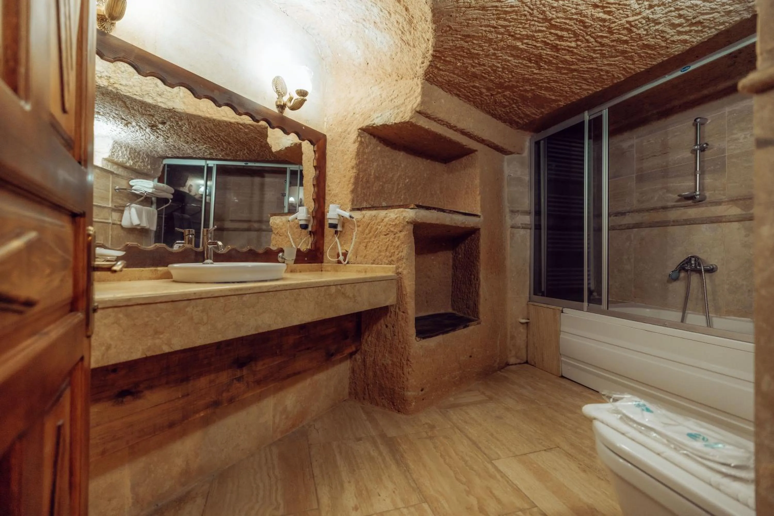 Shower in Melis Cave Hotel