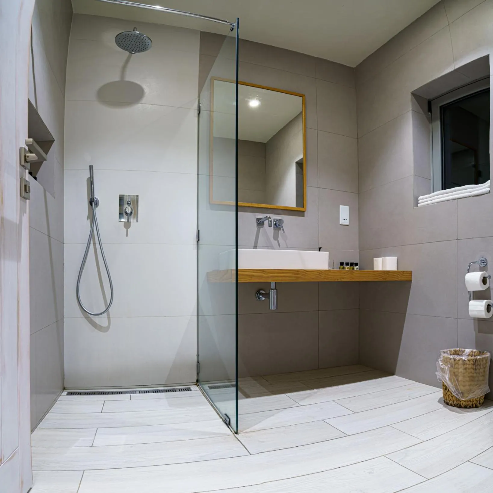 Shower in Villa dei Venti