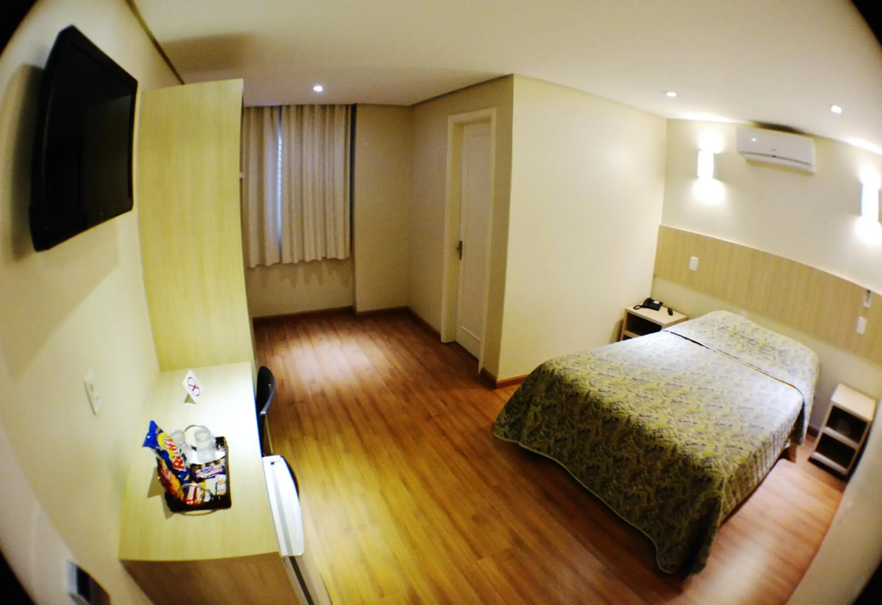 Single Room in Golden Hotel - O MAIS CENTRAL - Pet Friendly Single Room in Golden Hotel - O MAIS CENTRAL - Pet Friendly