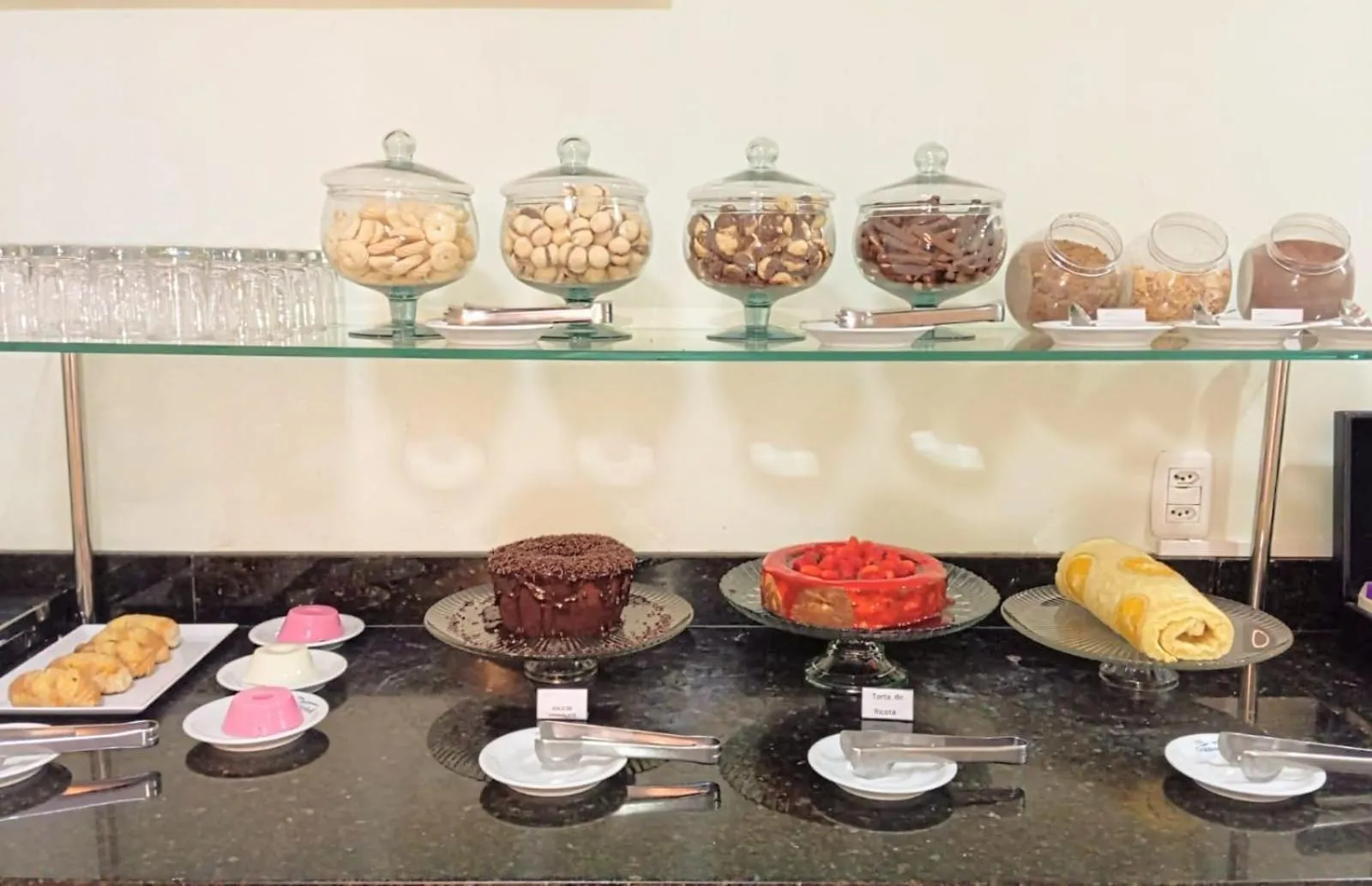 Breakfast in Golden Hotel - O MAIS CENTRAL - Pet Friendly