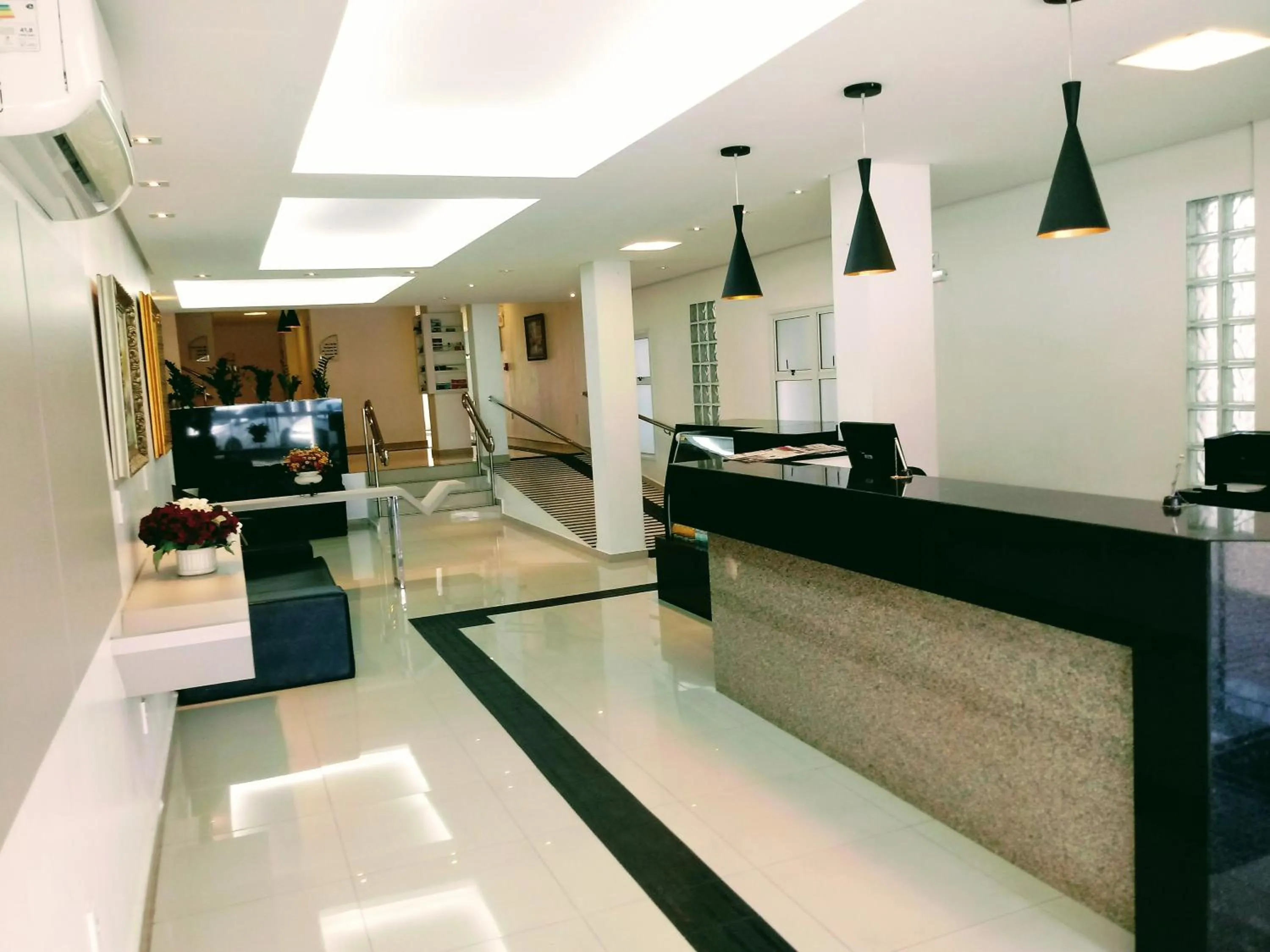 Lobby or reception in Golden Hotel - O MAIS CENTRAL - Pet Friendly