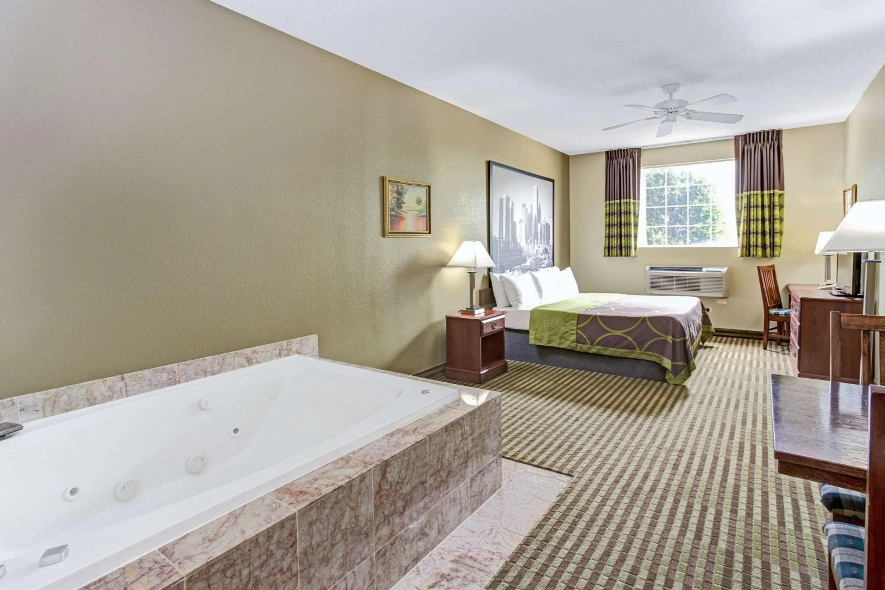 Photo of the whole room, Bed in Super 8 by Wyndham Gurnee