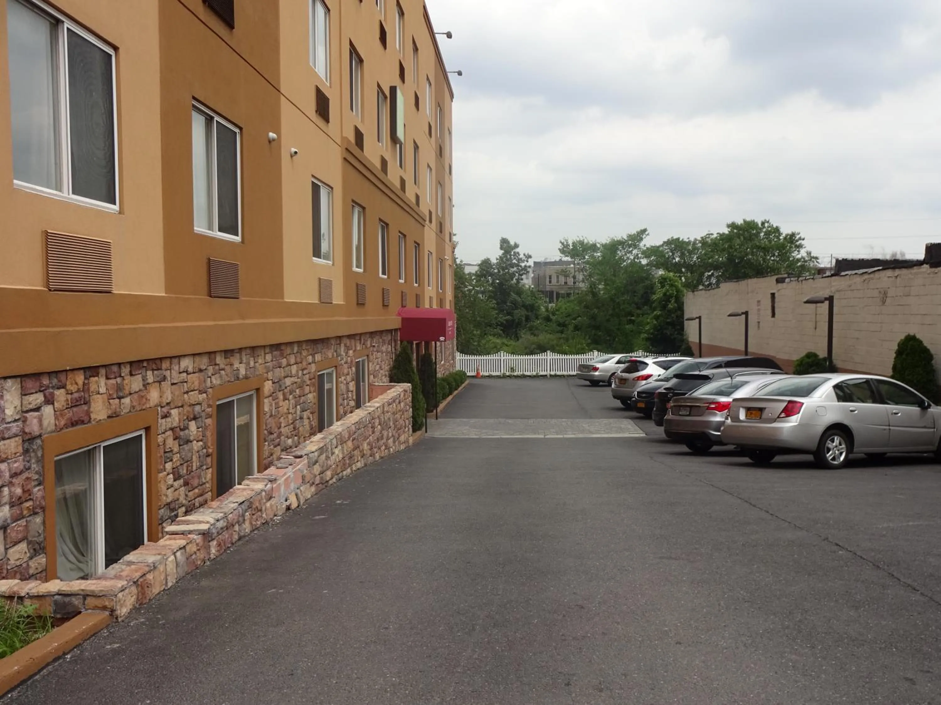 Facade/entrance in Sheridan Hotel