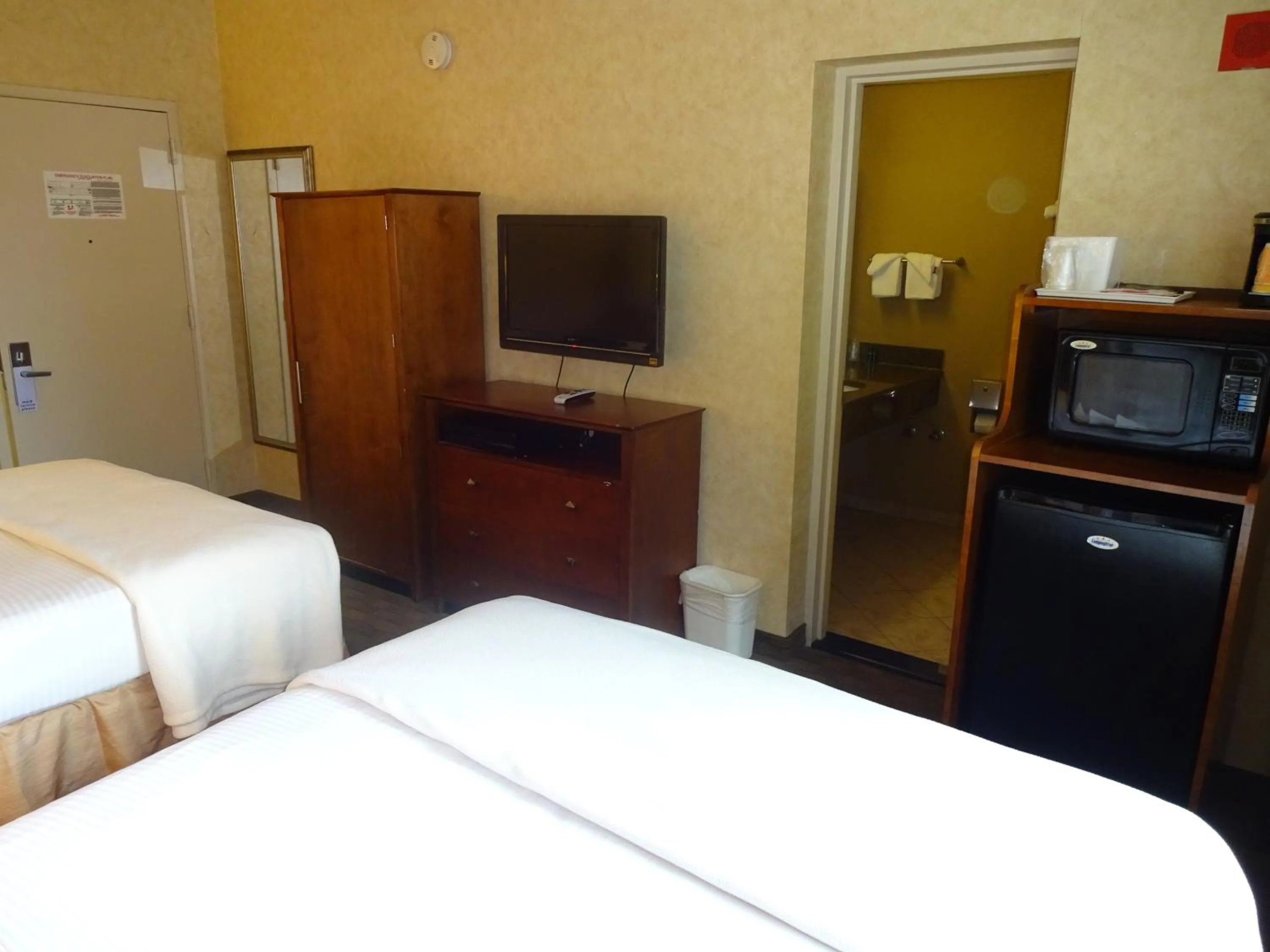 Bedroom, Bed in Sheridan Hotel