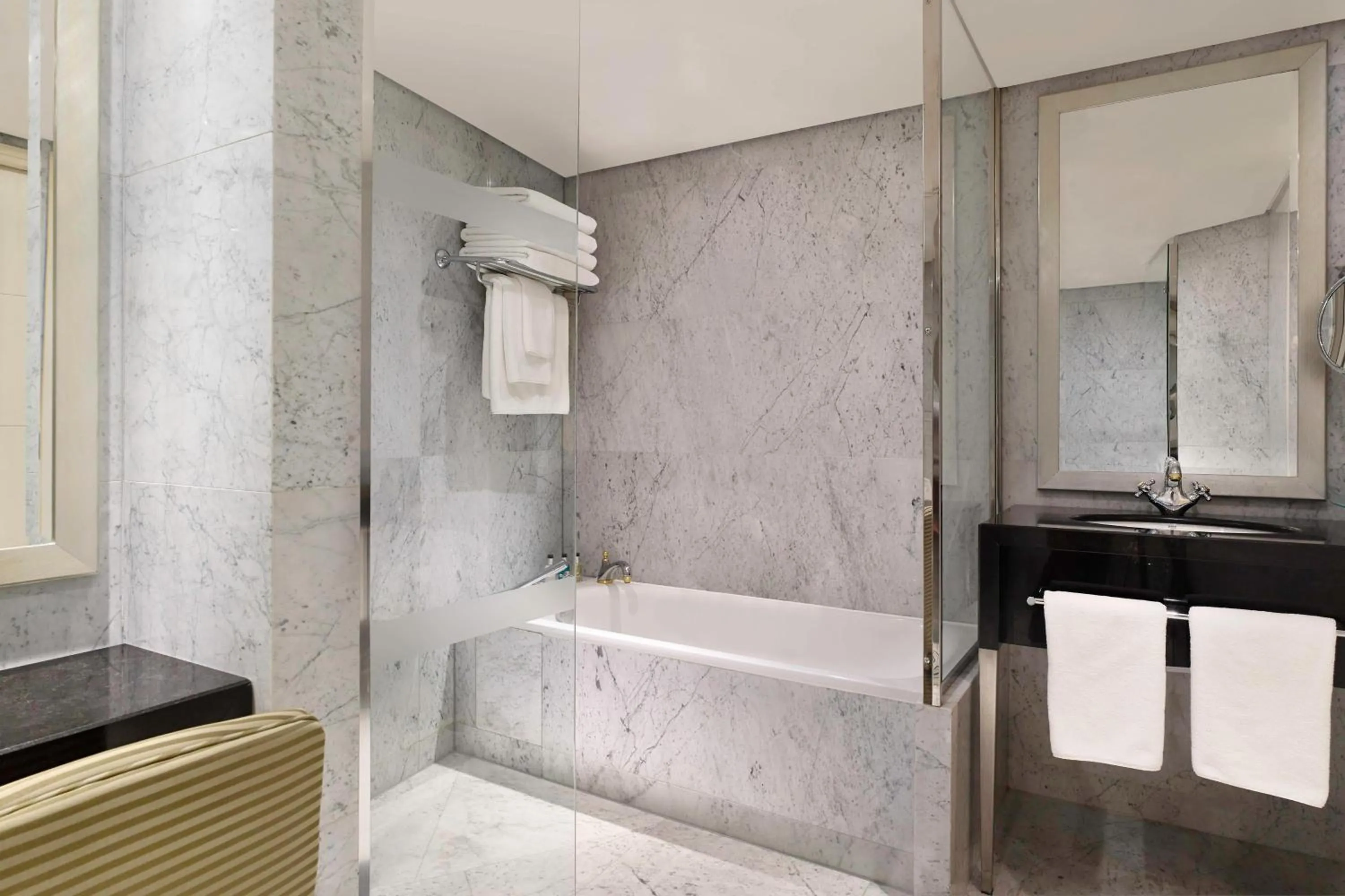 Bathroom in The Park Tower Knightsbridge, a Luxury Collection Hotel, London