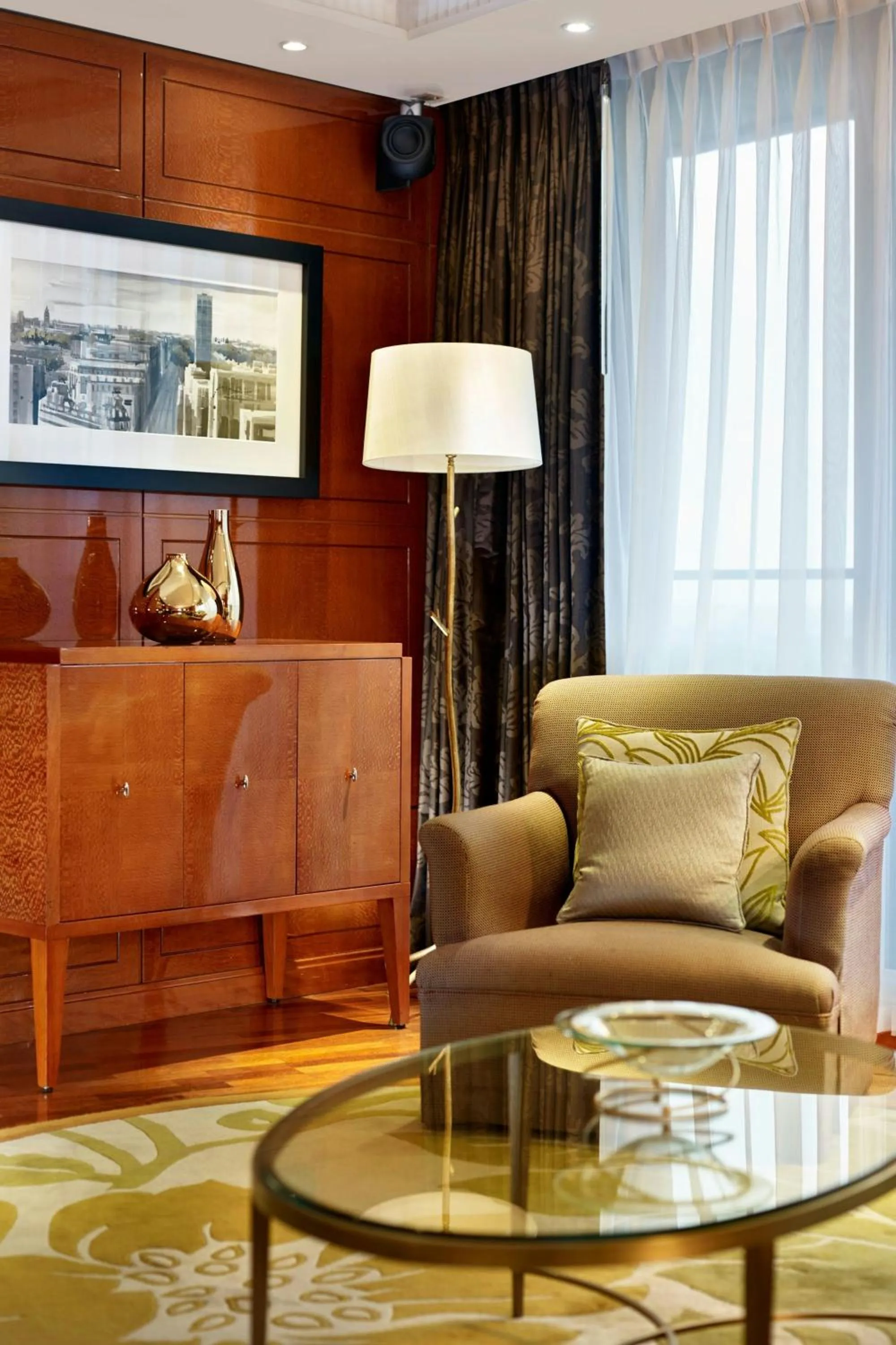 Living room in The Park Tower Knightsbridge, a Luxury Collection Hotel, London