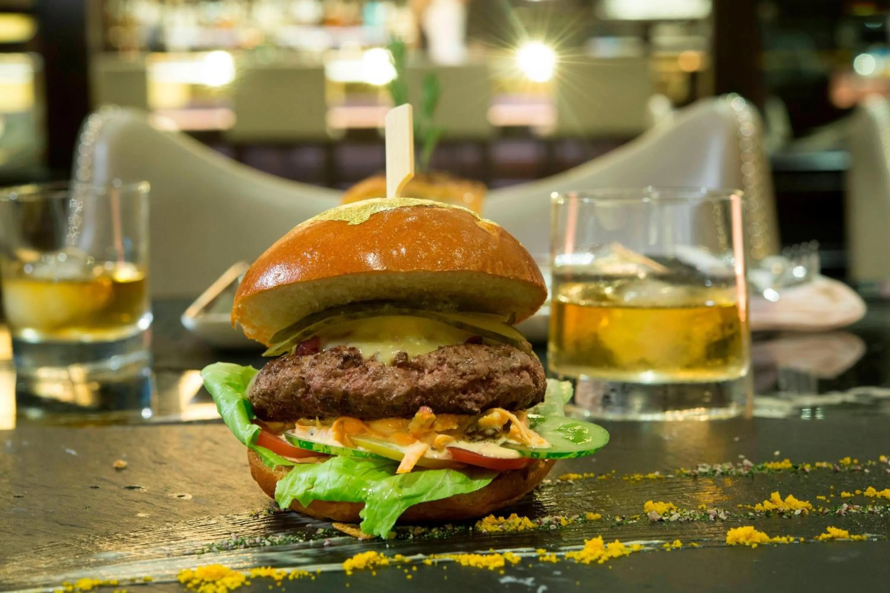 Lounge or bar in The Park Tower Knightsbridge, a Luxury Collection Hotel, London