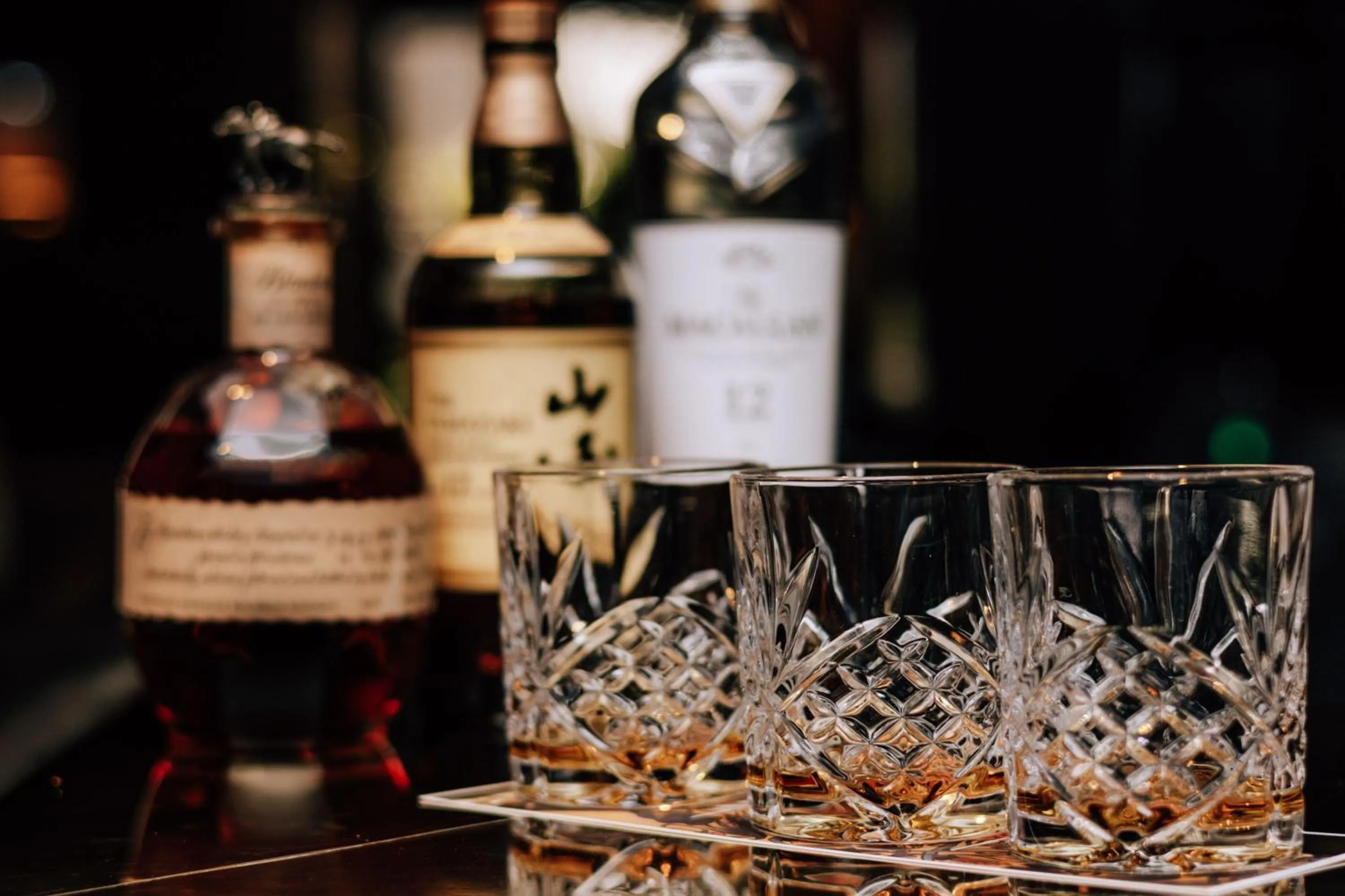 Lounge or bar in The Park Tower Knightsbridge, a Luxury Collection Hotel, London